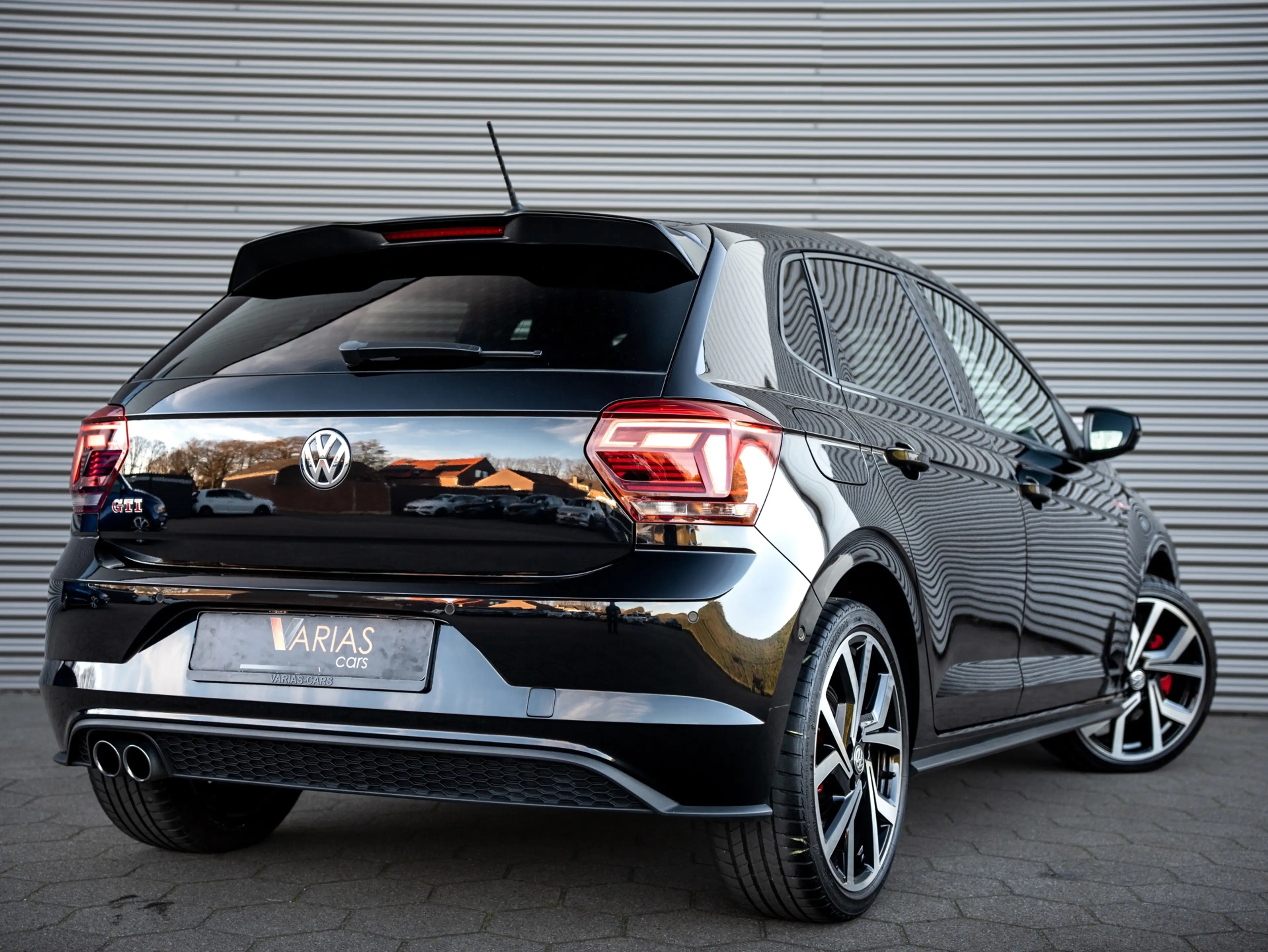 Volkswagen Polo GTI 2.0 TSI Virtual Camera Navi Beats Cruise — photo 16