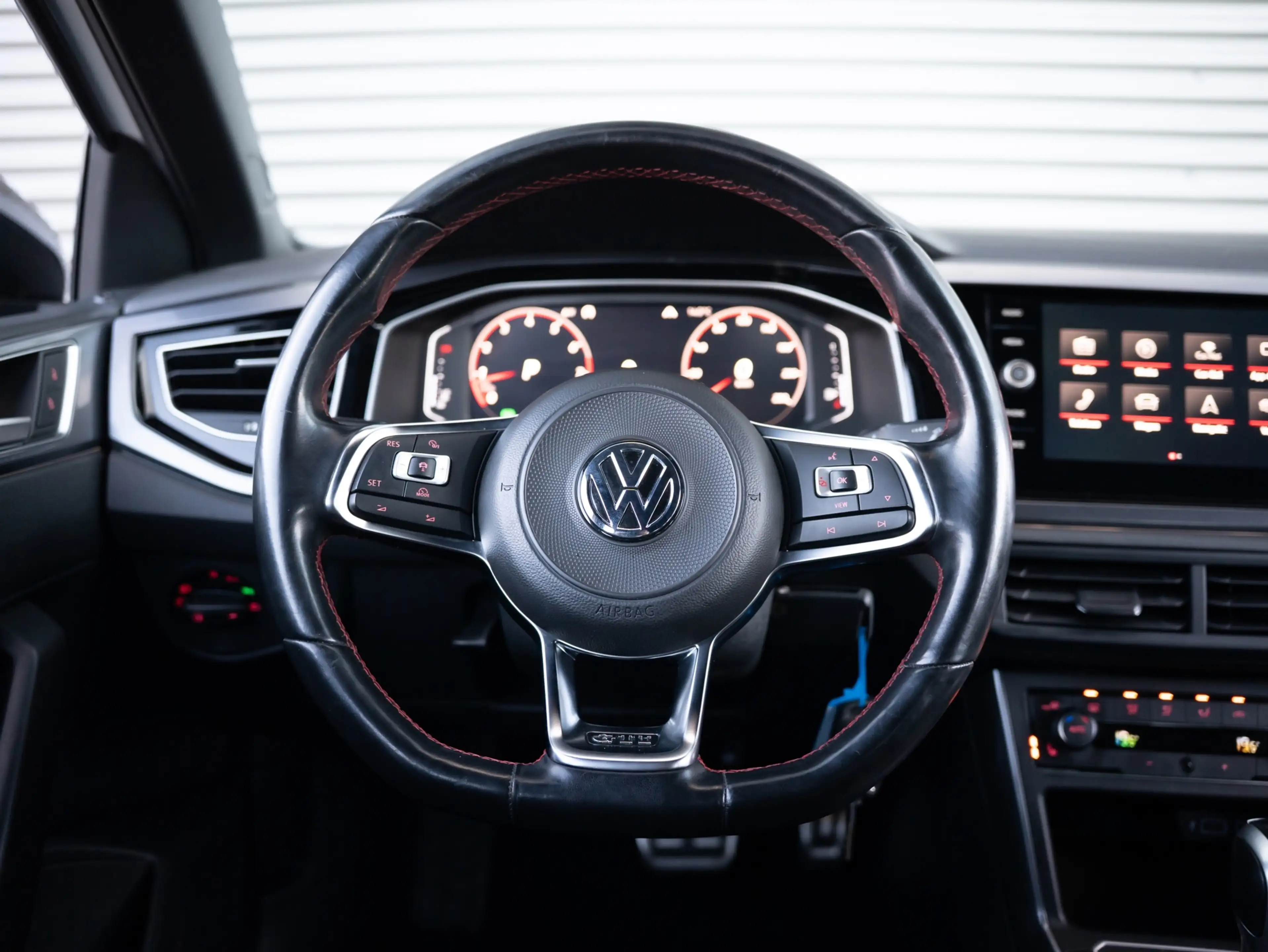 Volkswagen Polo GTI 2.0 TSI Virtual Camera Navi Beats Cruise — photo 20