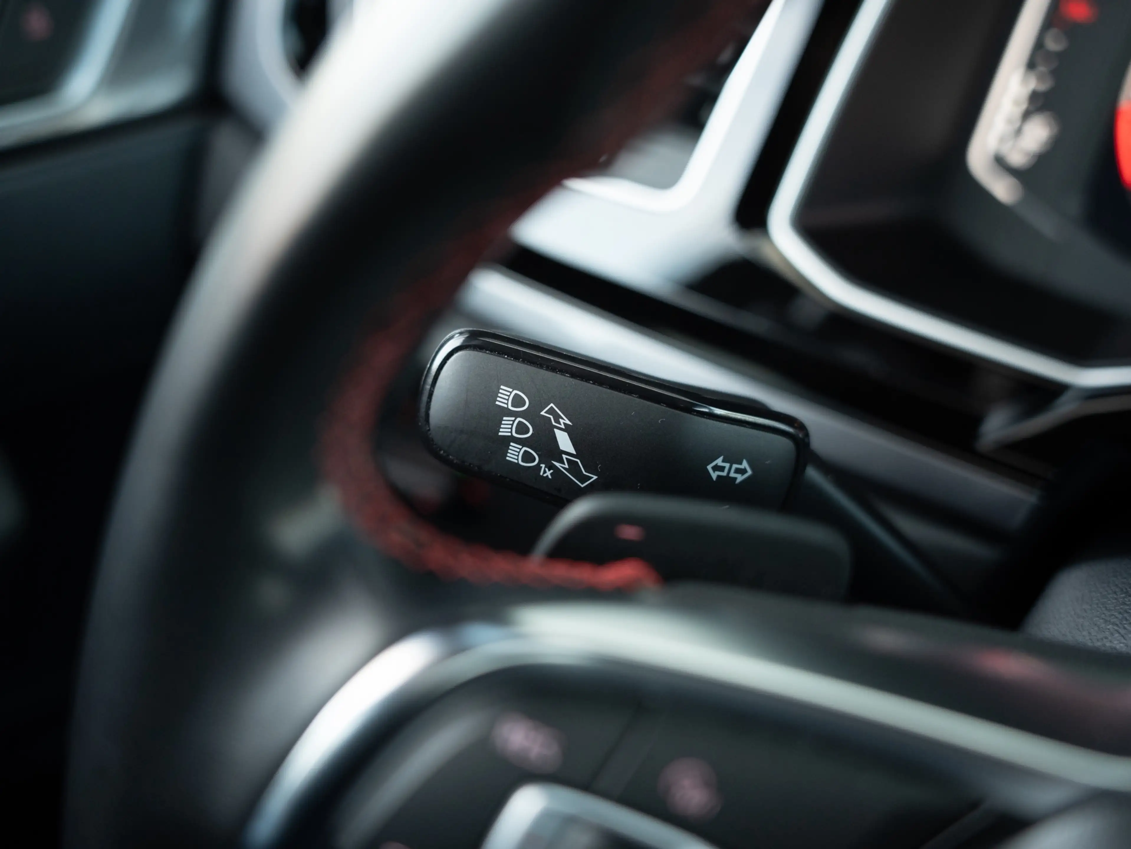 Volkswagen Polo GTI 2.0 TSI Virtual Camera Navi Beats Cruise — photo 31