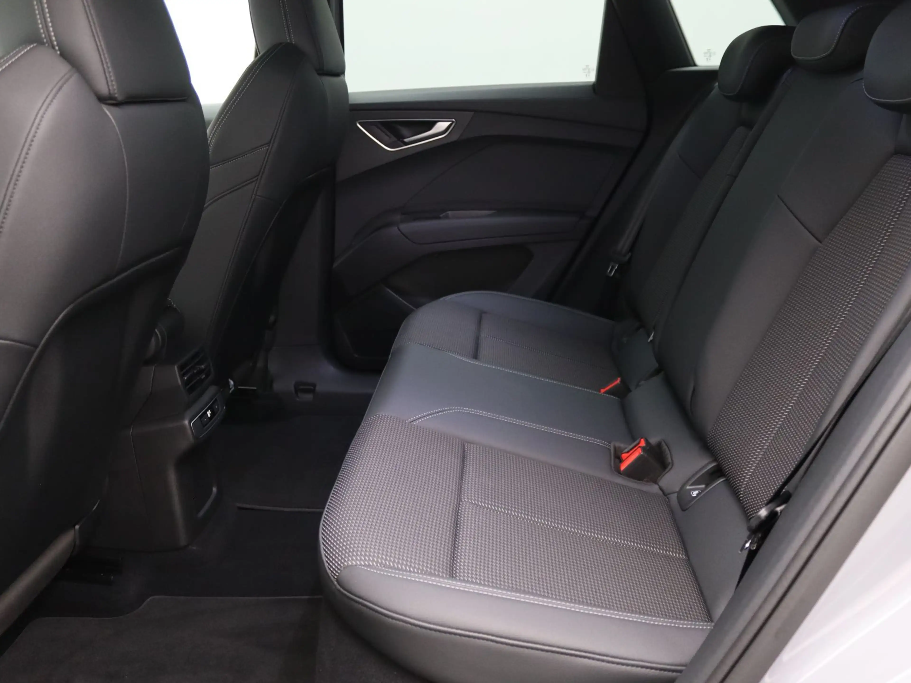 Volkswagen T-Roc Life 1.5 TSI DSG / Navi, CarPlay, LED, ACC — photo 13