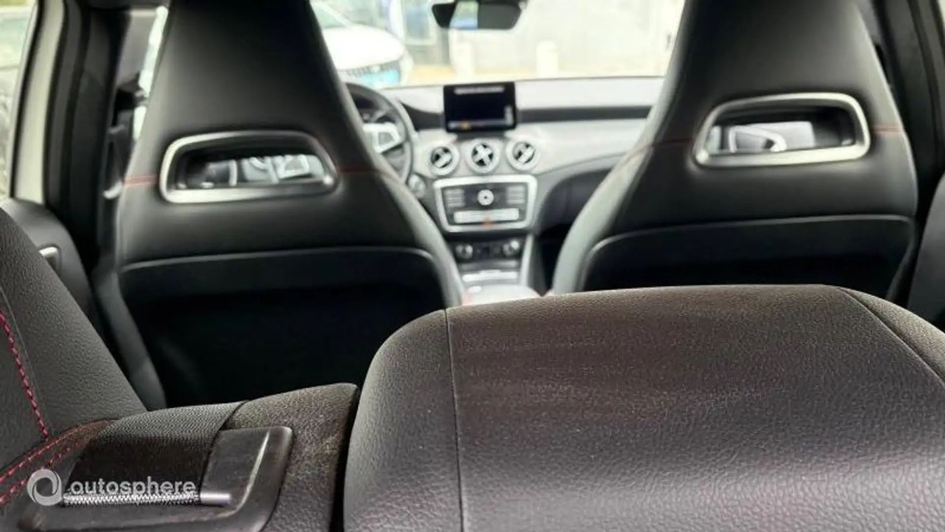 Mercedes-Benz GLA 200 200 d 136ch Fascination 7G-DCT Euro6c - 2