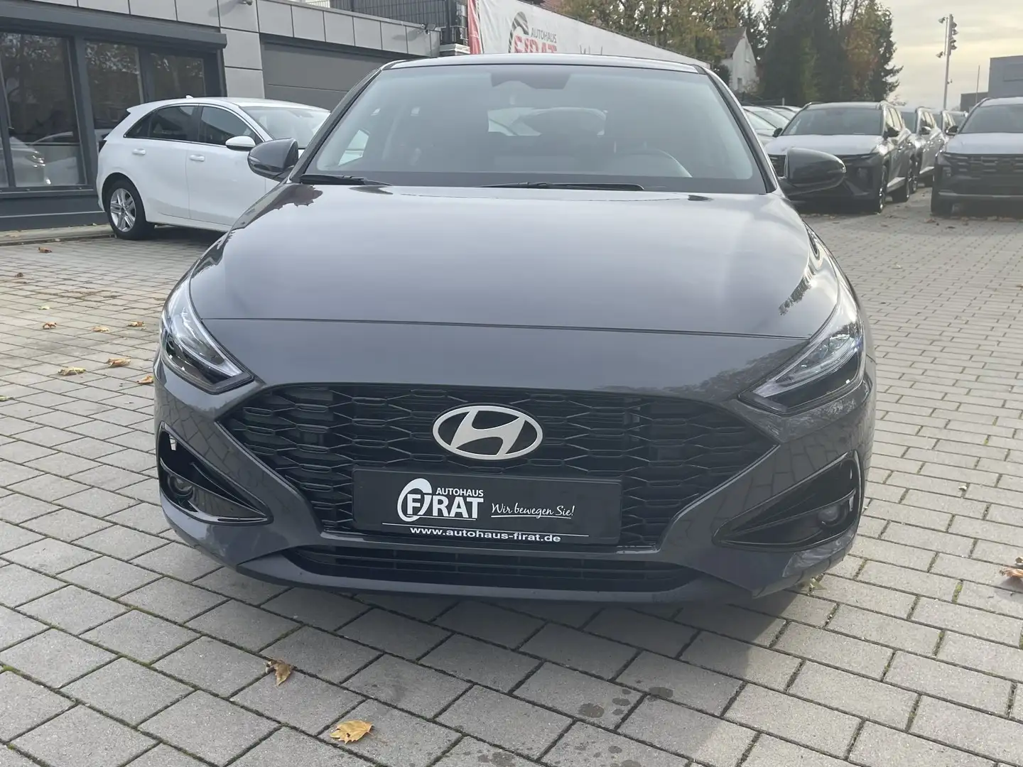 Hyundai i30 1,5 T-GDi Pano/R-Kamera Grau - 1