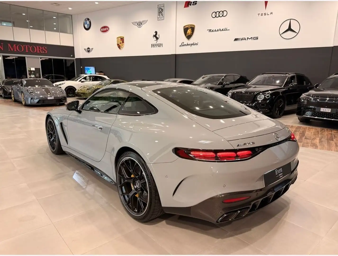 Mercedes-Benz AMG GT II 63 4MATIC%2B MCT 9G SPEEDSHIFT Grau - 2