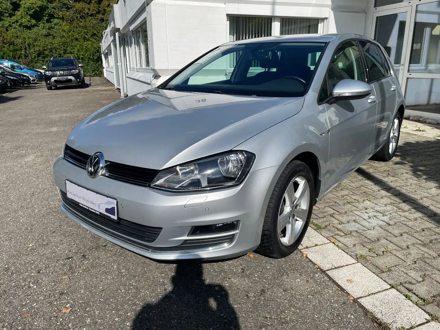 Volkswagen Golf VII Lim. Lounge BMT Silber - 1