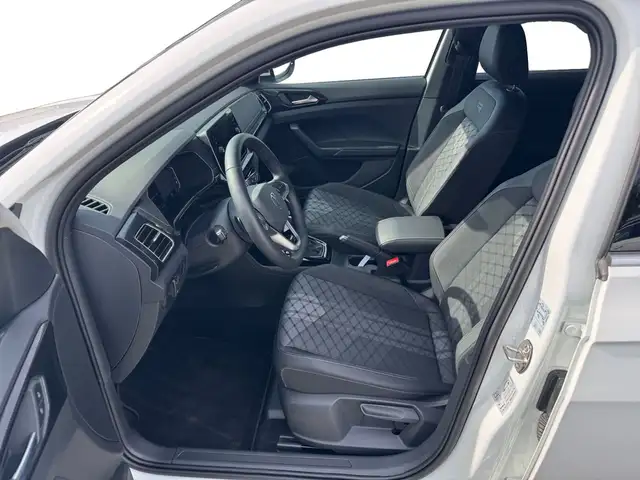 Volkswagen T-Cross view 4