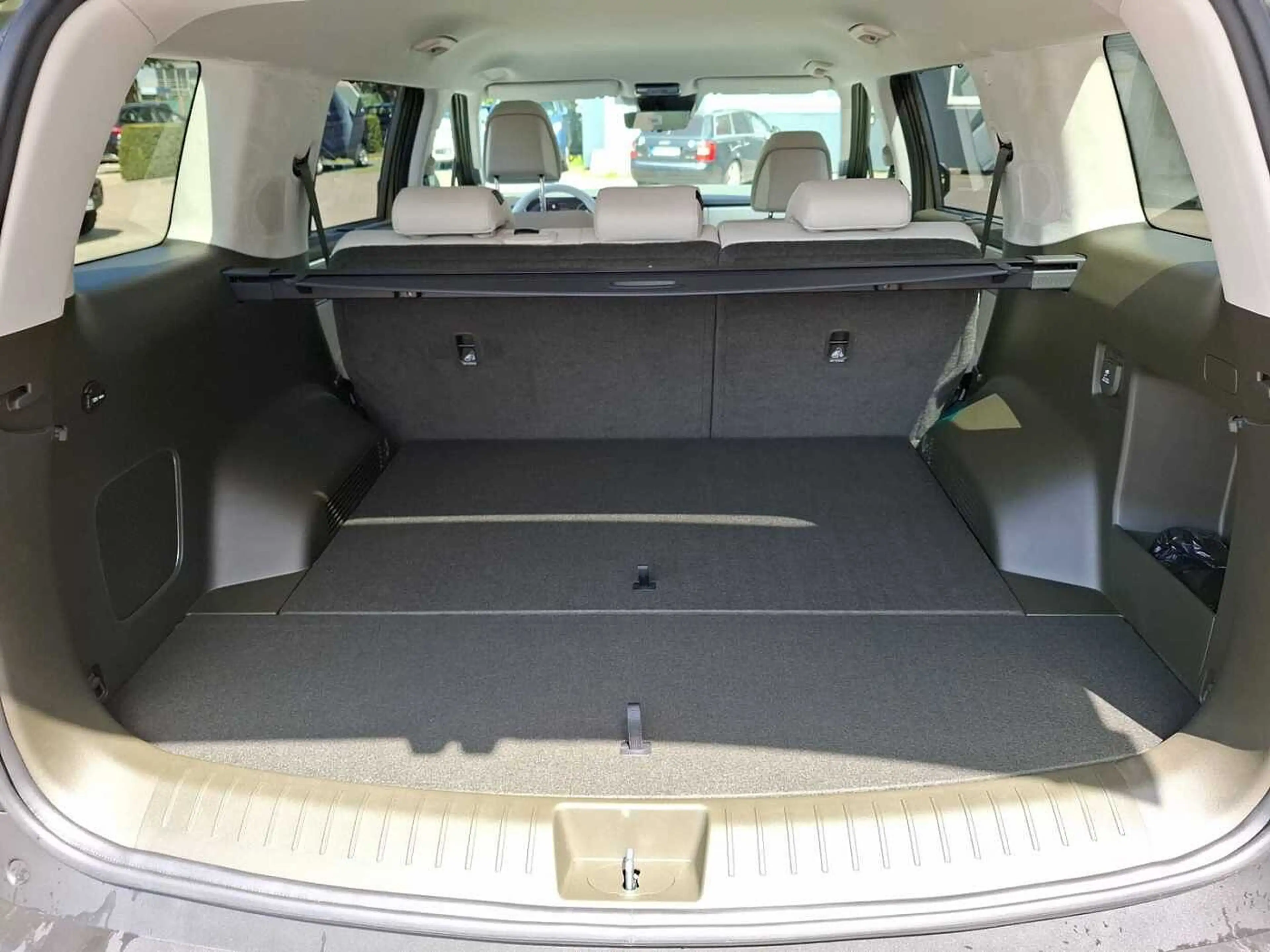 Hyundai SANTA FE 1.6 Plug-In 4WD Signature '0,5%' — photo 13