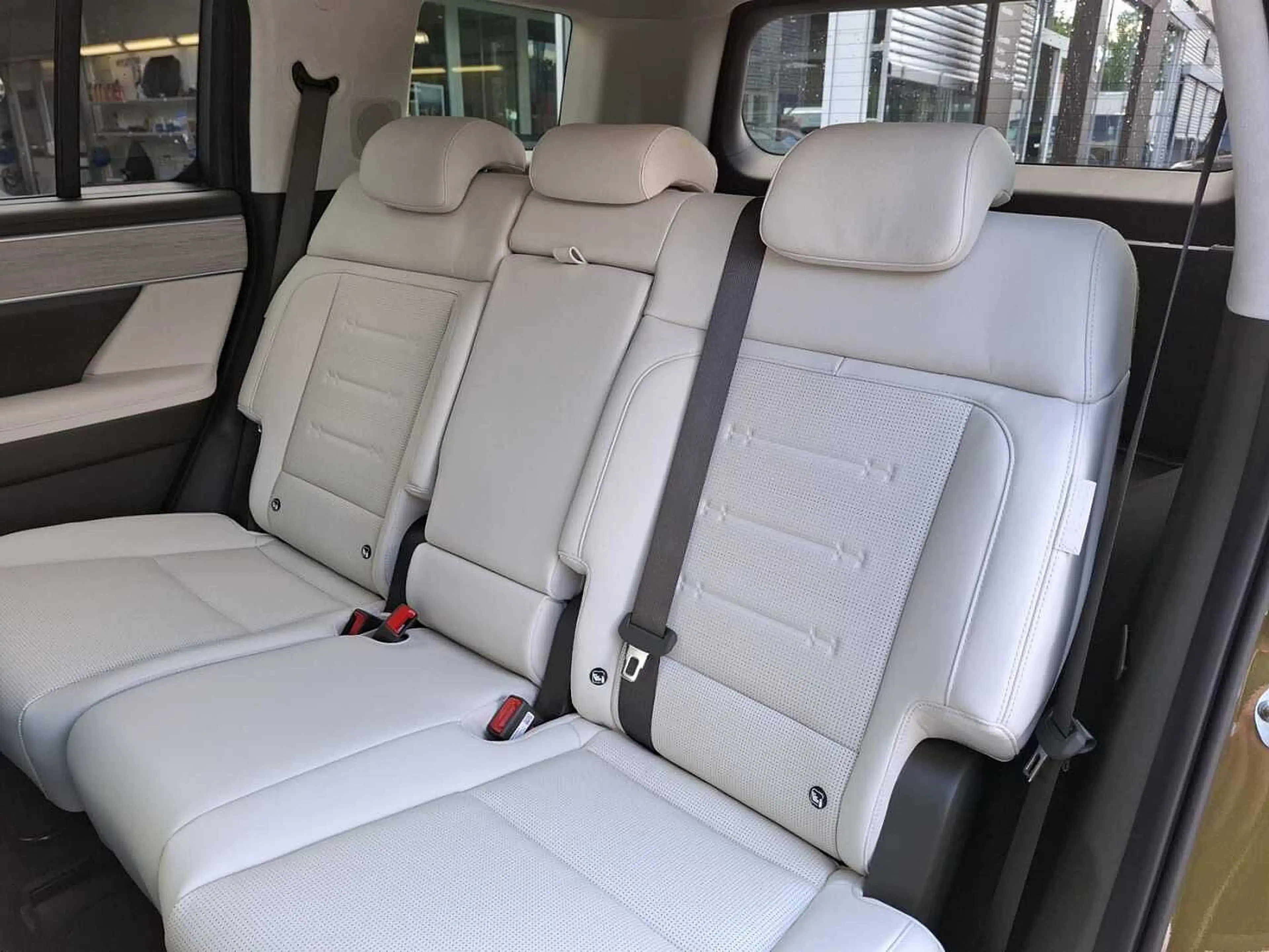 Hyundai SANTA FE 1.6 Plug-In 4WD Signature '0,5%' — photo 12
