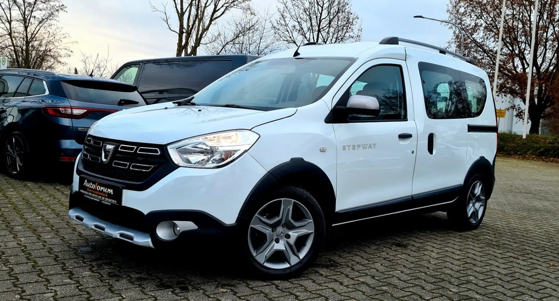 Dacia Dokker Stepway  Plus Weiß - 1