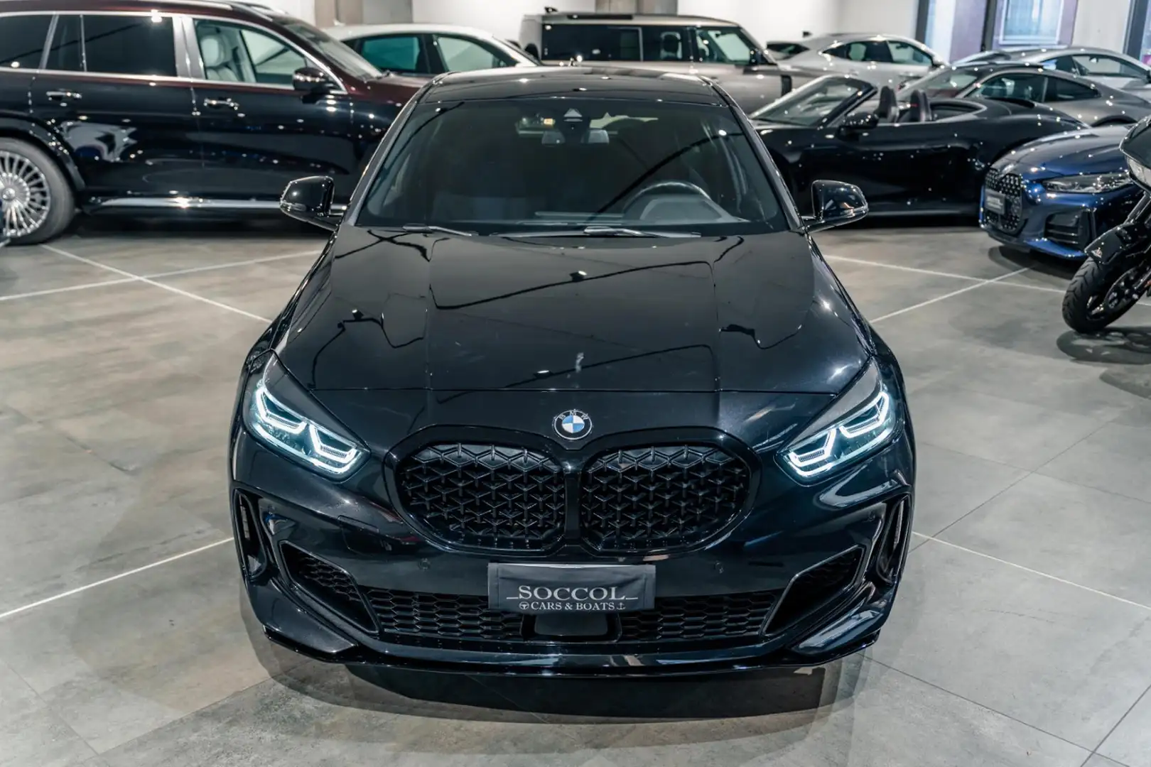 BMW 135 i xDrive*Iva Esp* Schwarz - 2