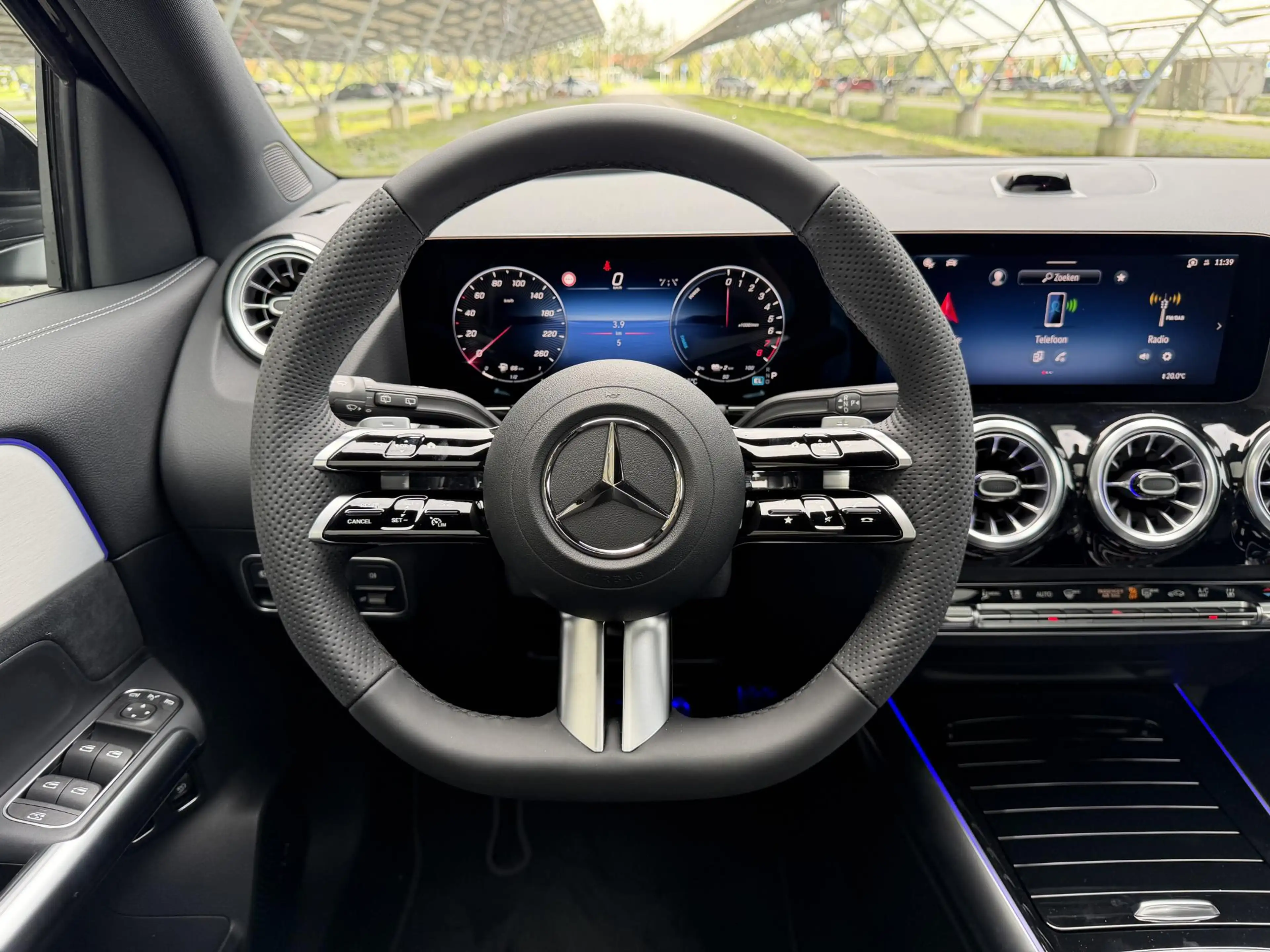 Mercedes-Benz GLA 250 e 140 Years Edition | AMG line | Night | Panoramad — photo 14