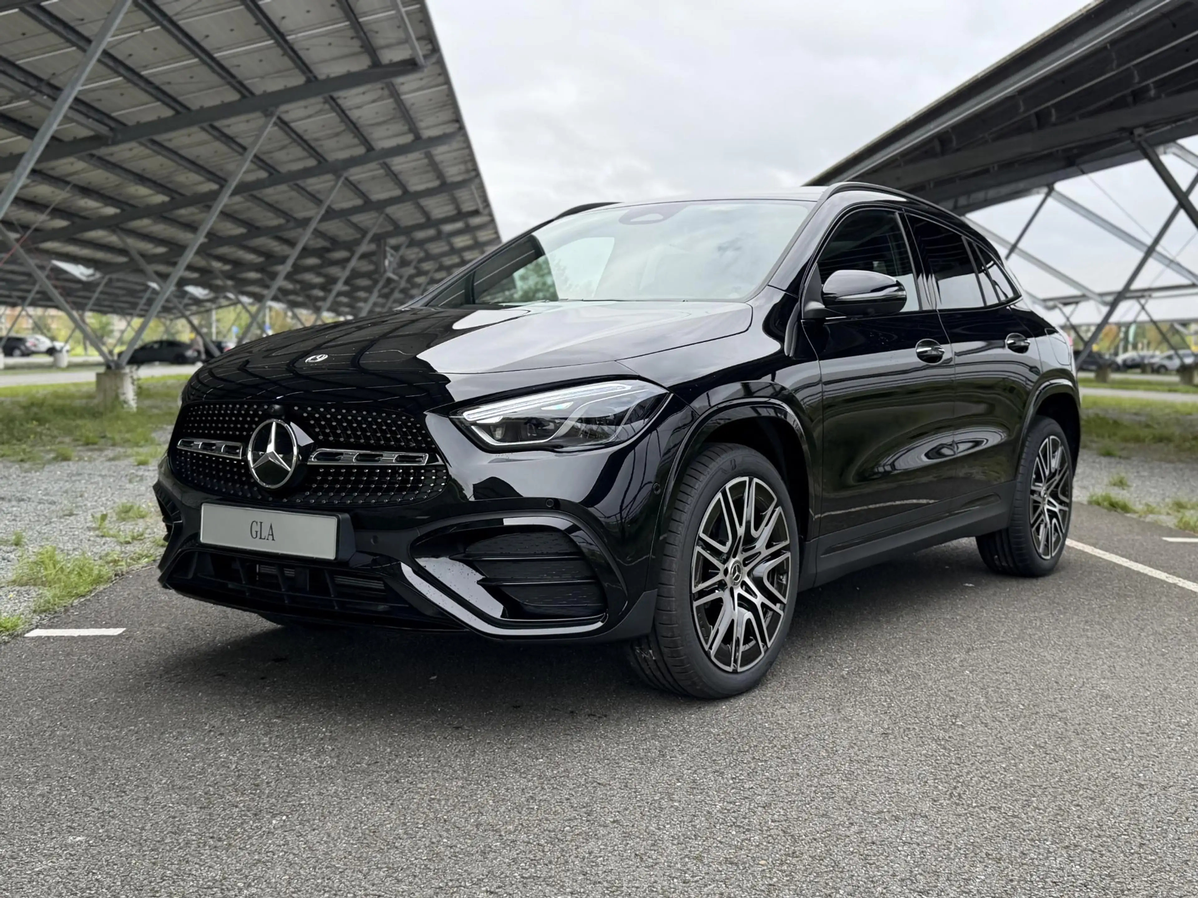 Mercedes-Benz GLA 250 e 140 Years Edition | AMG line | Night | Panoramad — photo 9