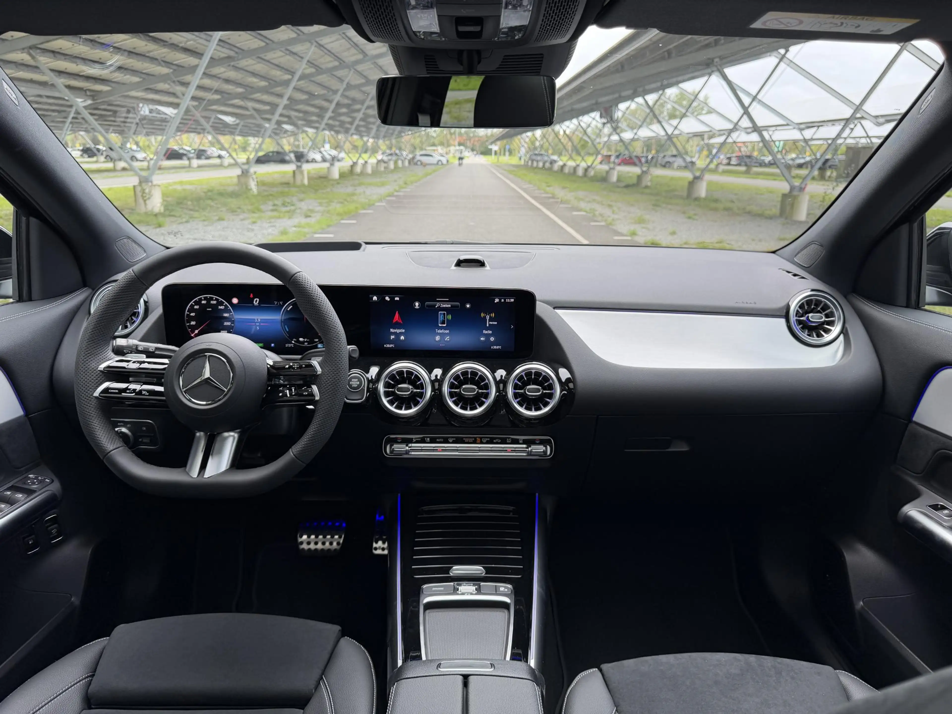 Mercedes-Benz GLA 250 e 140 Years Edition | AMG line | Night | Panoramad — photo 13