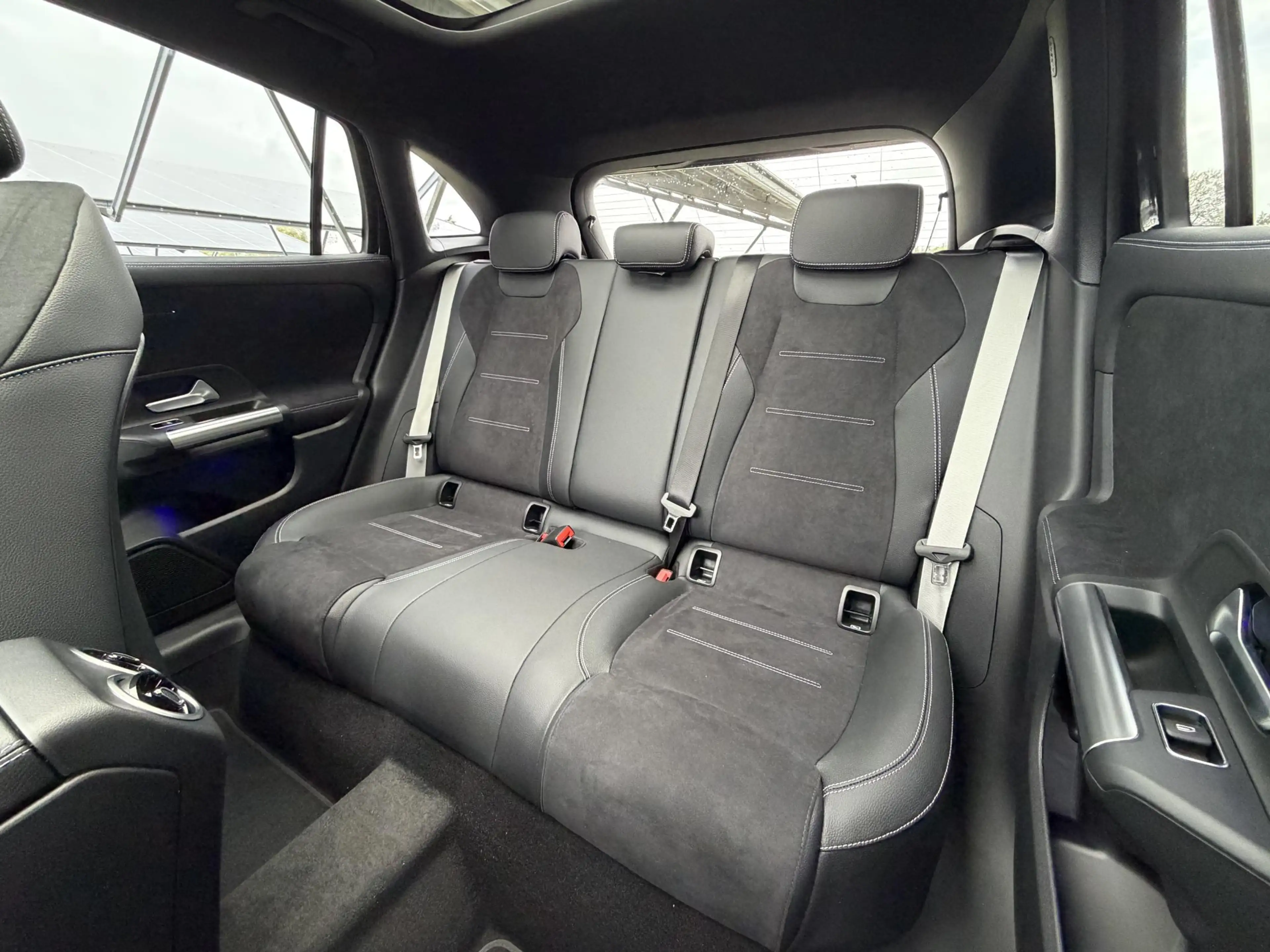 Mercedes-Benz GLA 250 e 140 Years Edition | AMG line | Night | Panoramad — photo 11