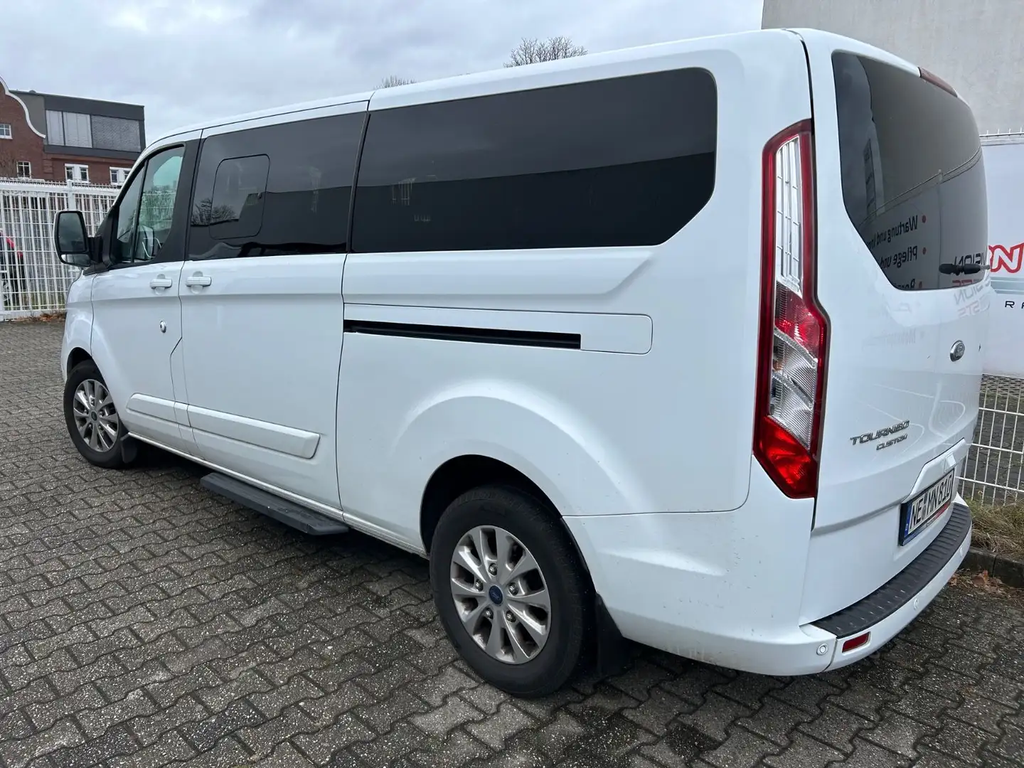 Ford Tourneo Custom L2 Automatik TWA AHK 9-SITZER GAR Blanc - 2