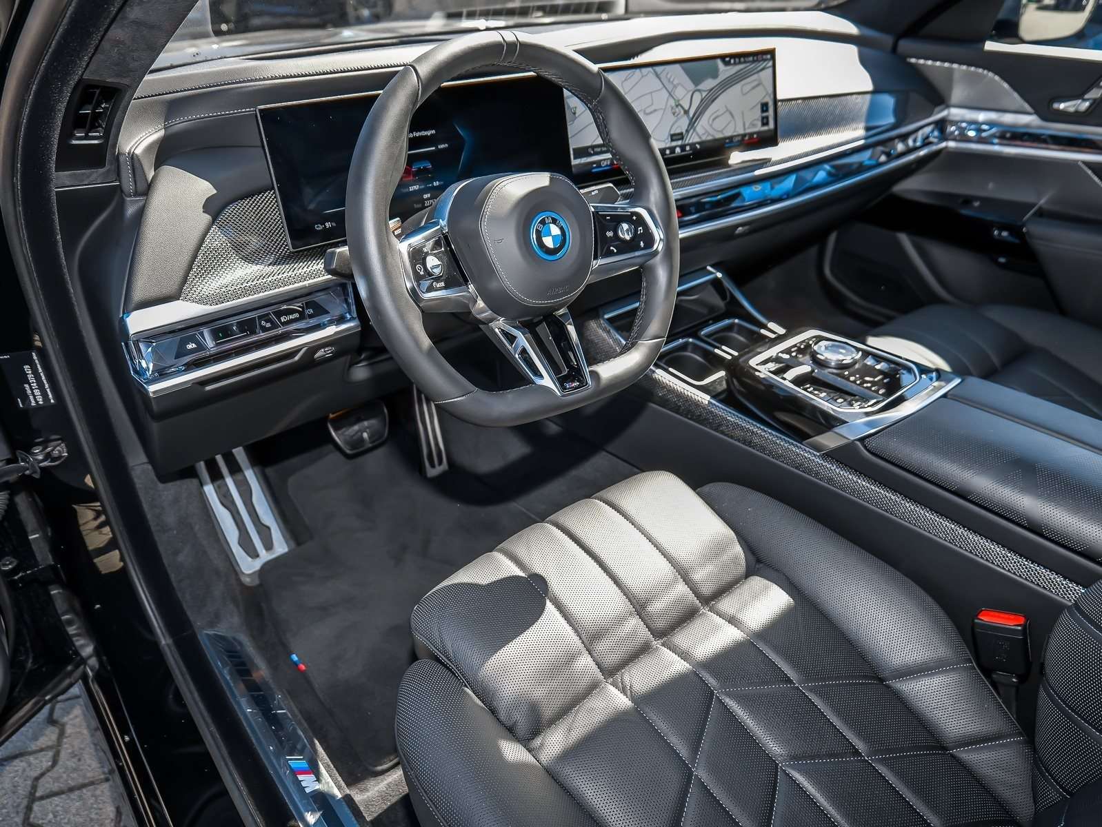 BMW i7