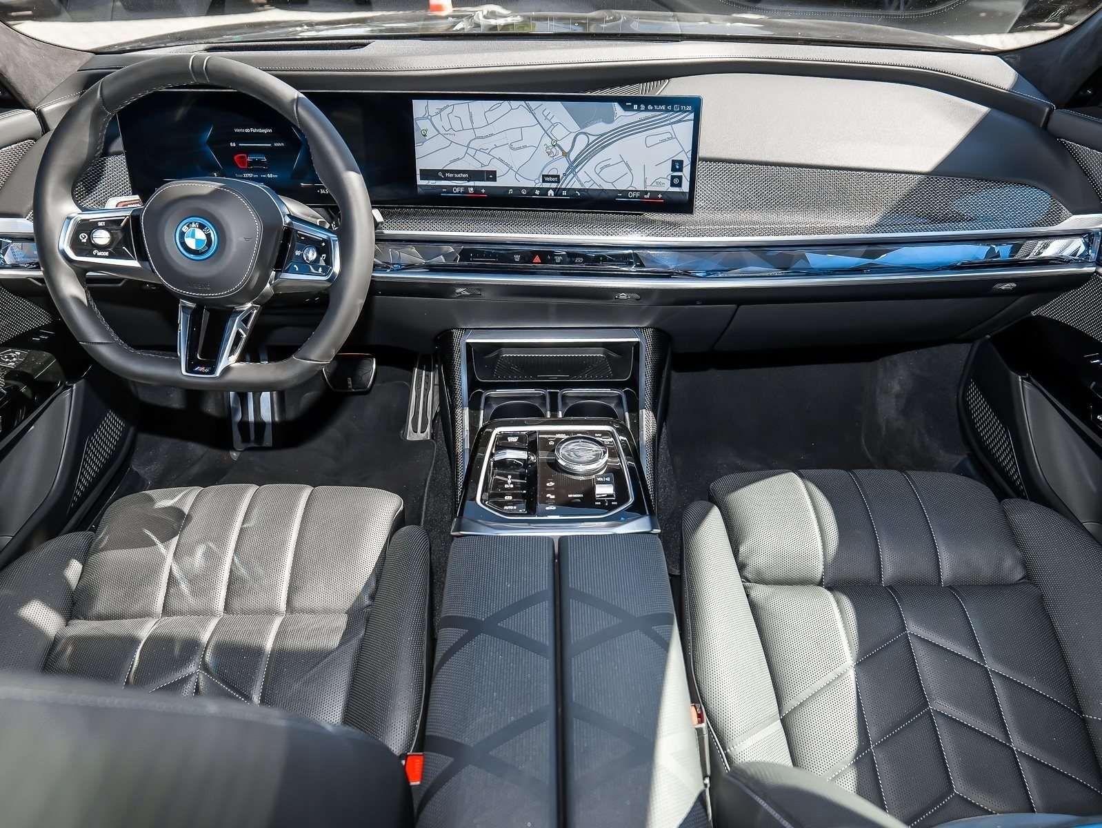 BMW i7