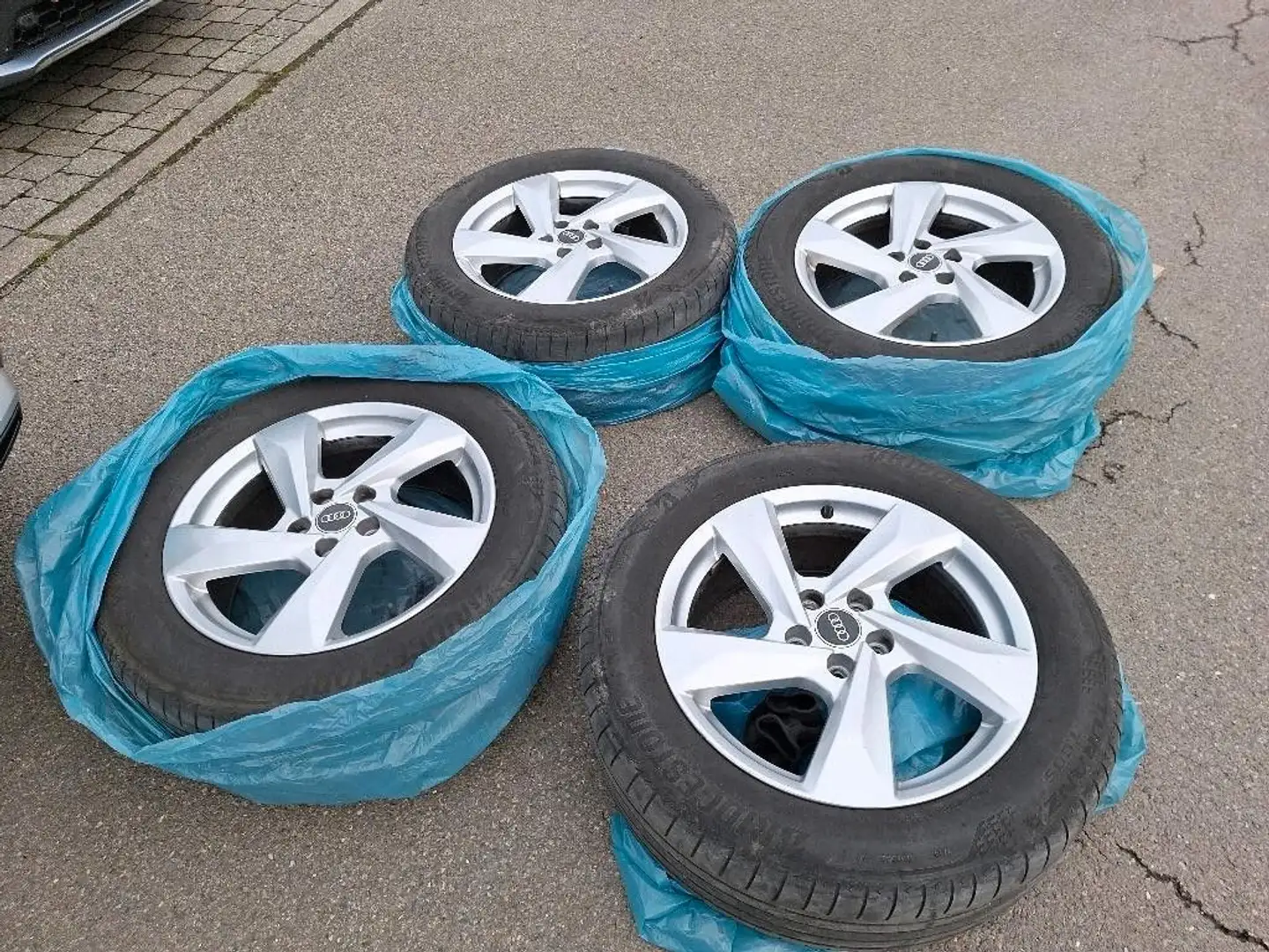 Audi Q3 35 TDI Quattro Ad. S Tronic,VirtCock,LED*50 Gris - 2