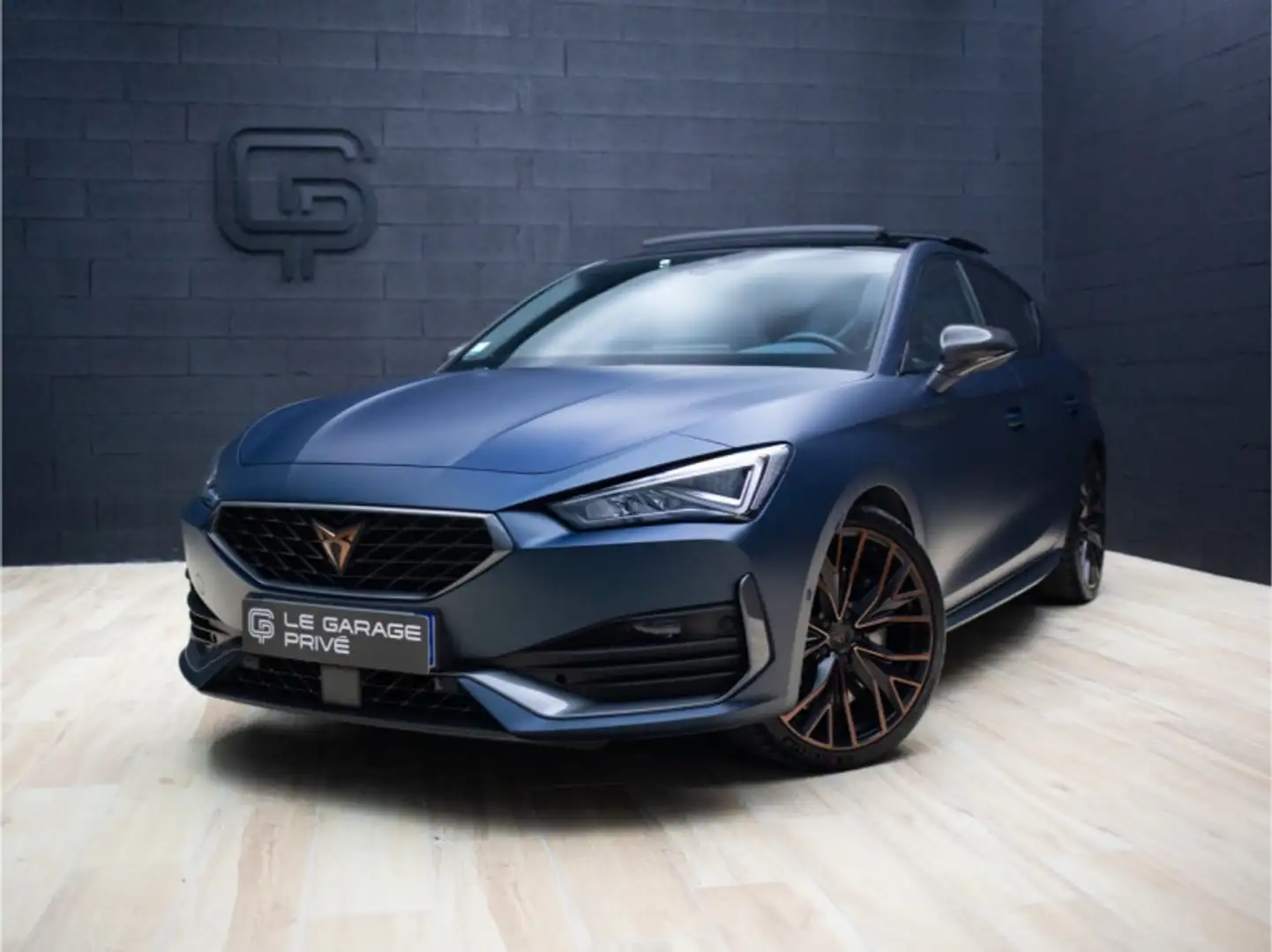 CUPRA Leon 2.0 TSI 300CH VZ DSG7 SIEGES CARBONE / TOIT OUVRANT / MALUS PAYE - 1