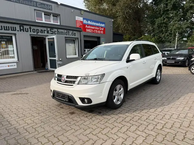 Fiat Freemont Urban 7-SITZER°SITZH°KLIMATR°TEMPOM°PDC