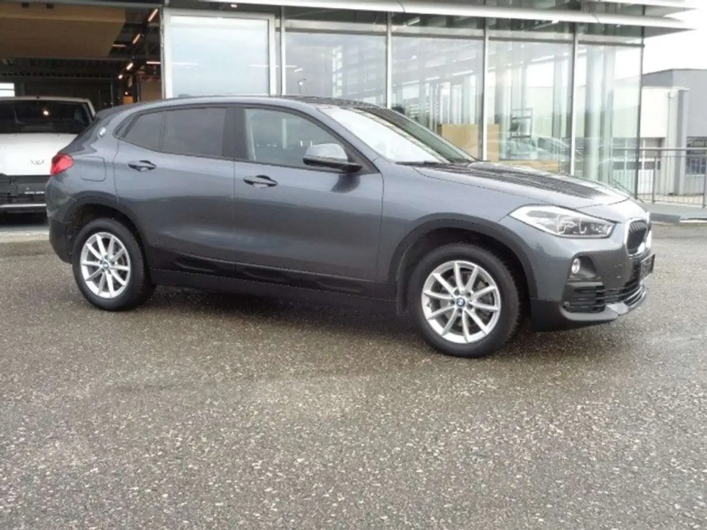BMW X2 sDrive 18d Aut. Grau - 2