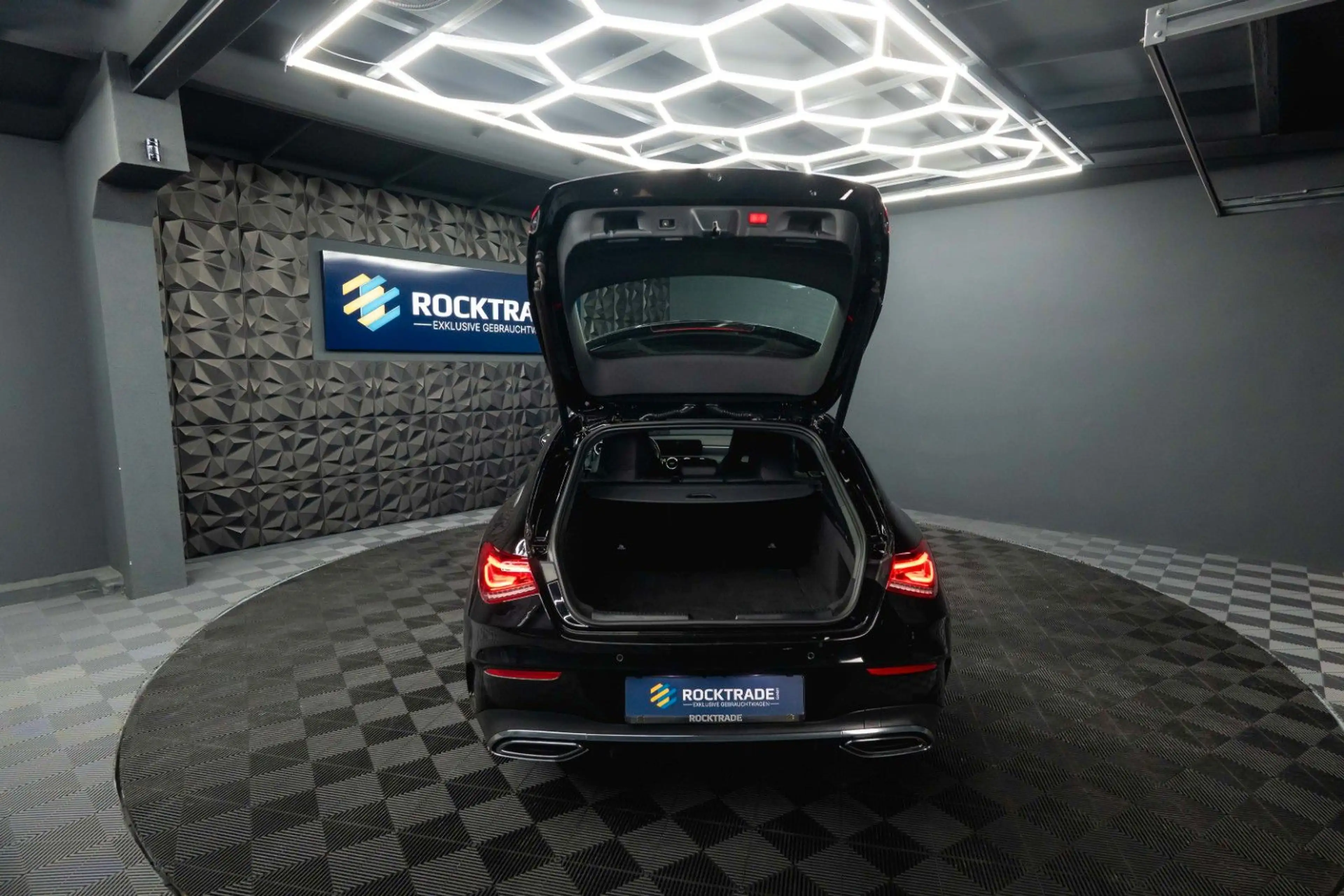 Mercedes-Benz CLA 220 AMG Line | ACC | LED — photo 13