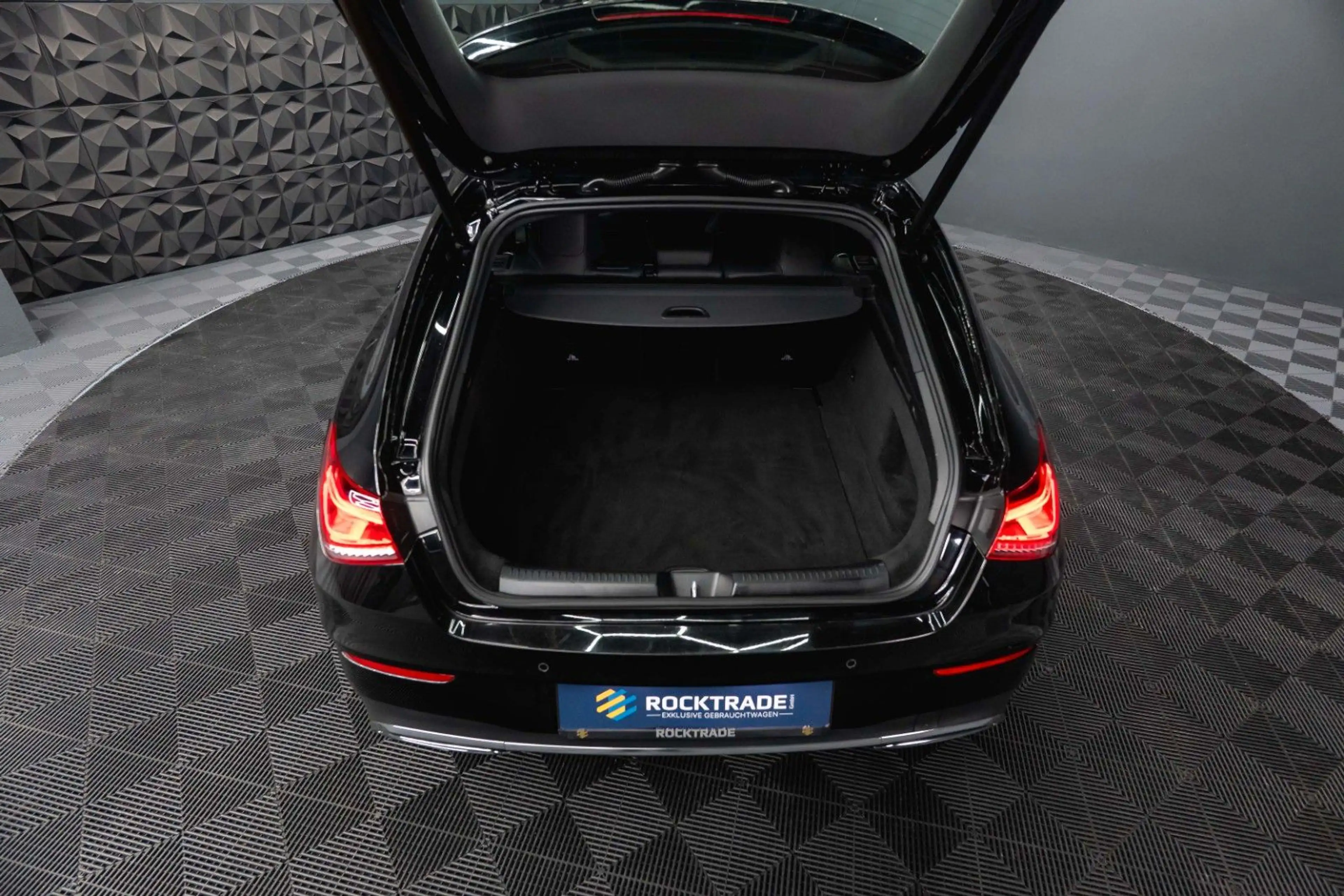Mercedes-Benz CLA 220 AMG Line | ACC | LED — photo 15