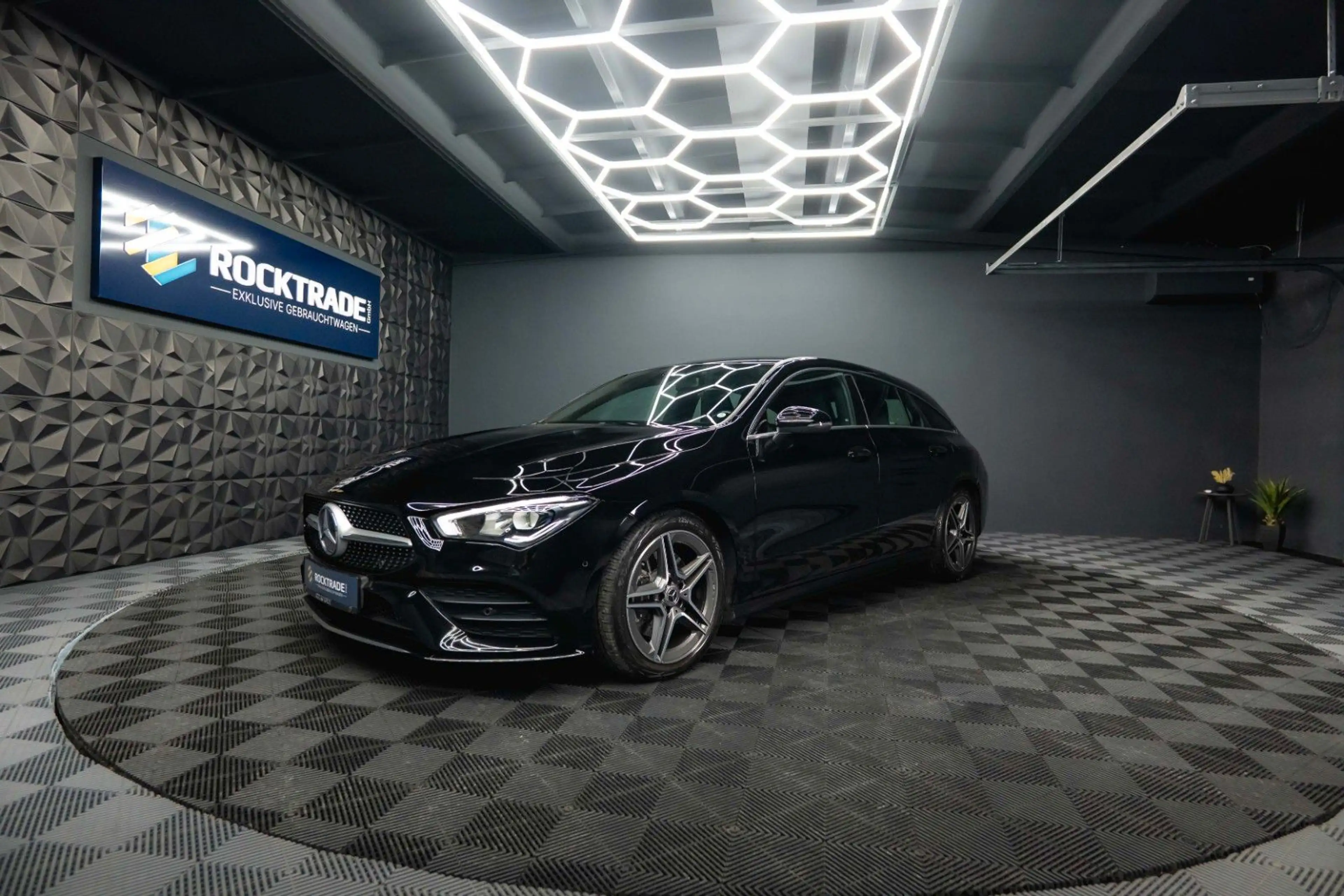 Mercedes-Benz CLA 220 AMG Line | ACC | LED