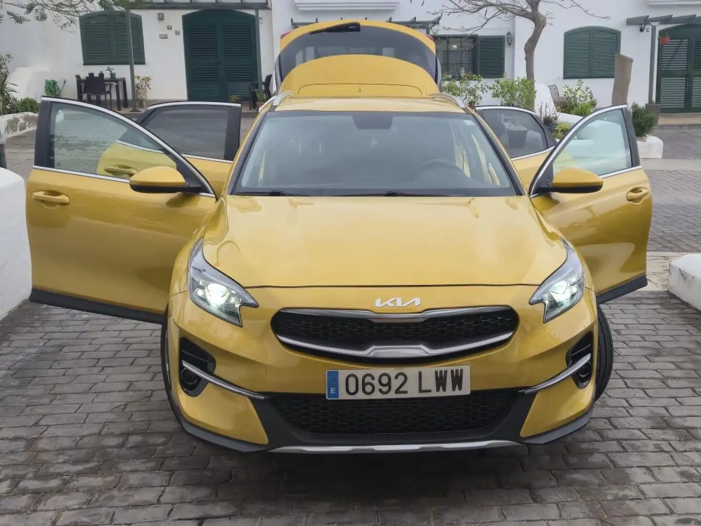 Kia XCeed XCeed 1.0 T-GDi Eco-Dynamics Concept Concept Amarillo - 1