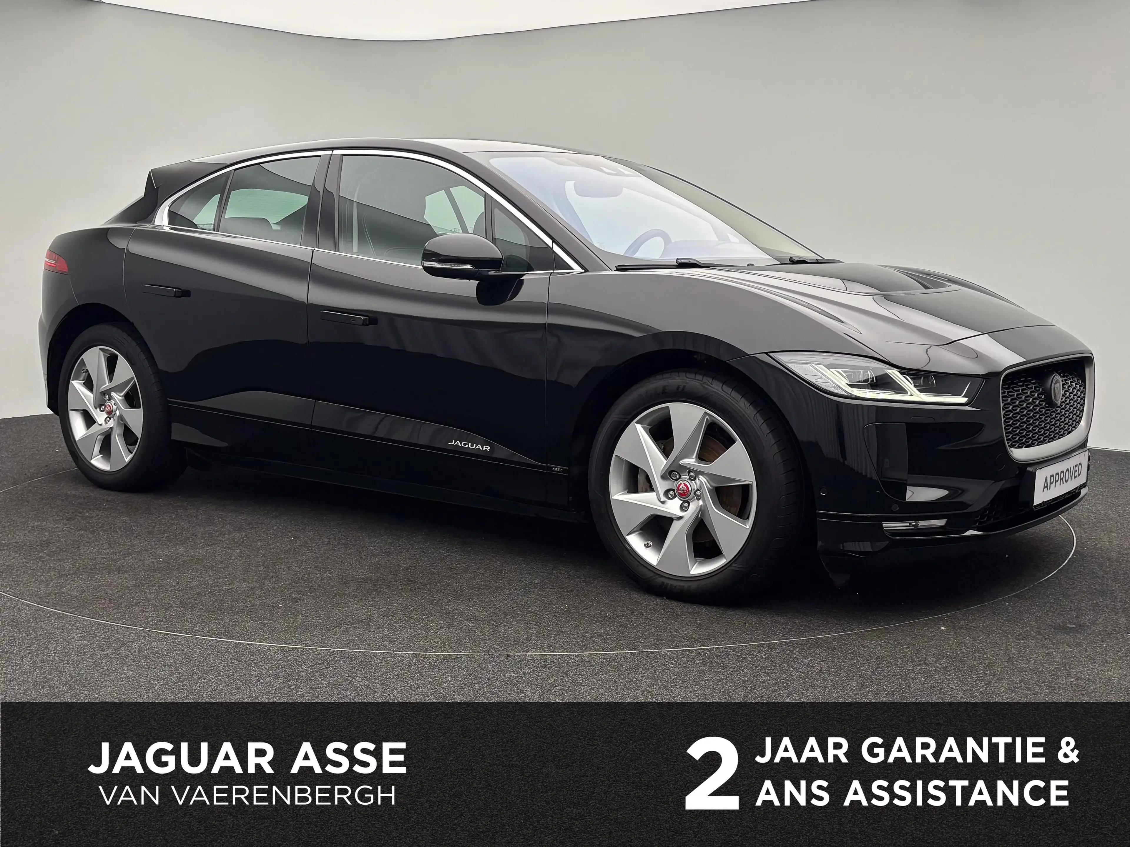 Jaguar I-Pace EV400 — photo 15