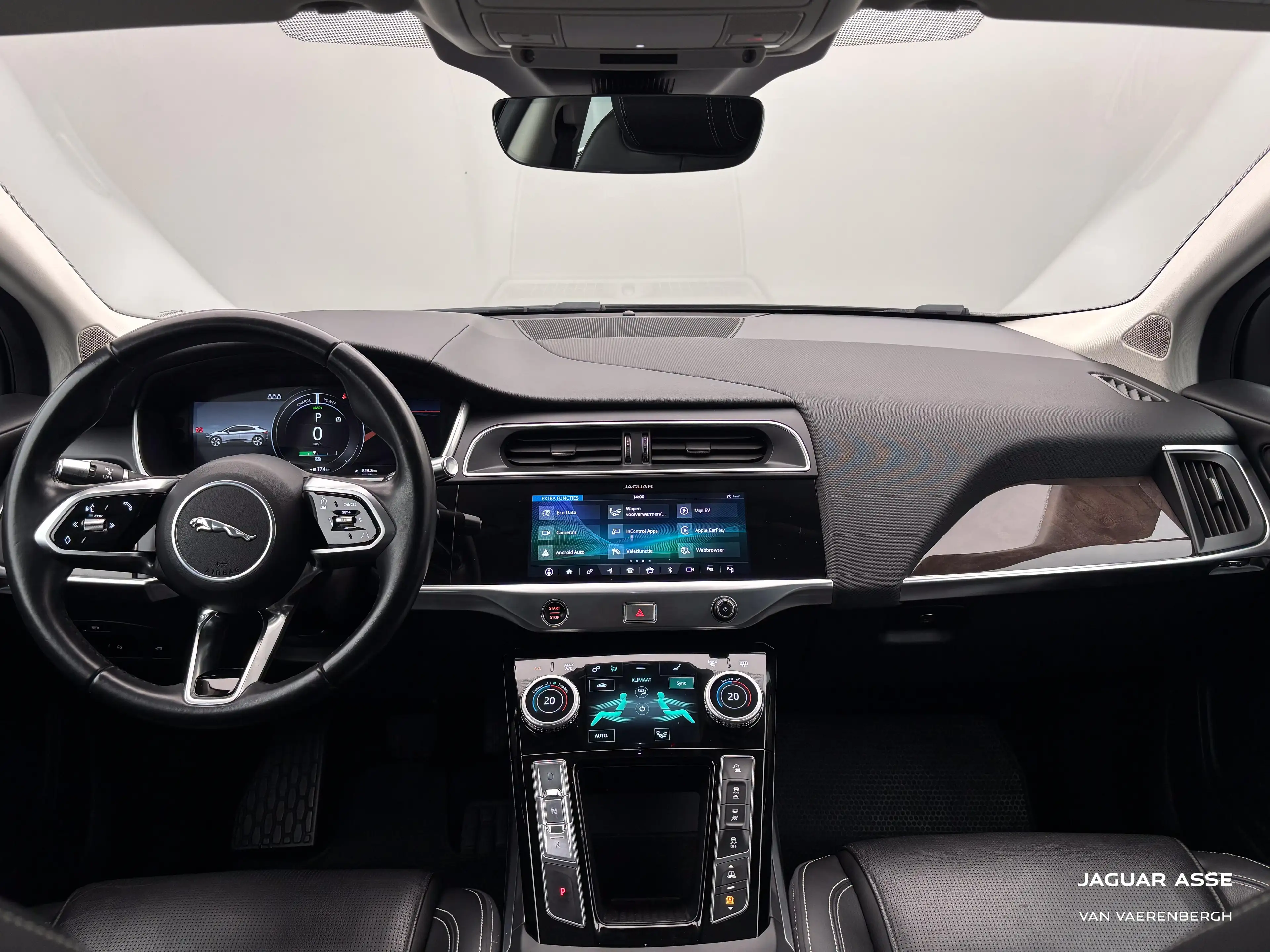Jaguar I-Pace EV400 — photo 4