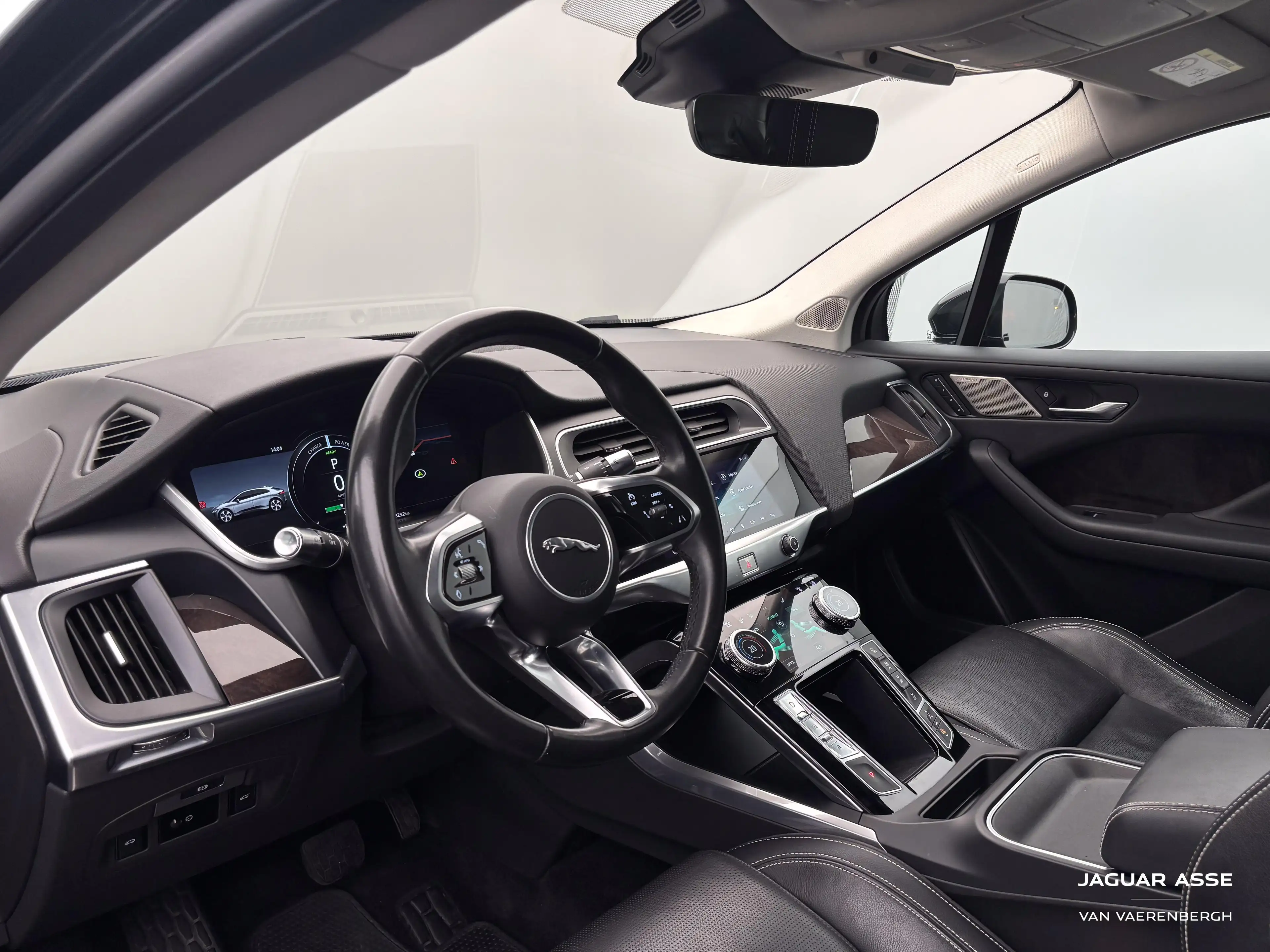 Jaguar I-Pace EV400 — photo 11