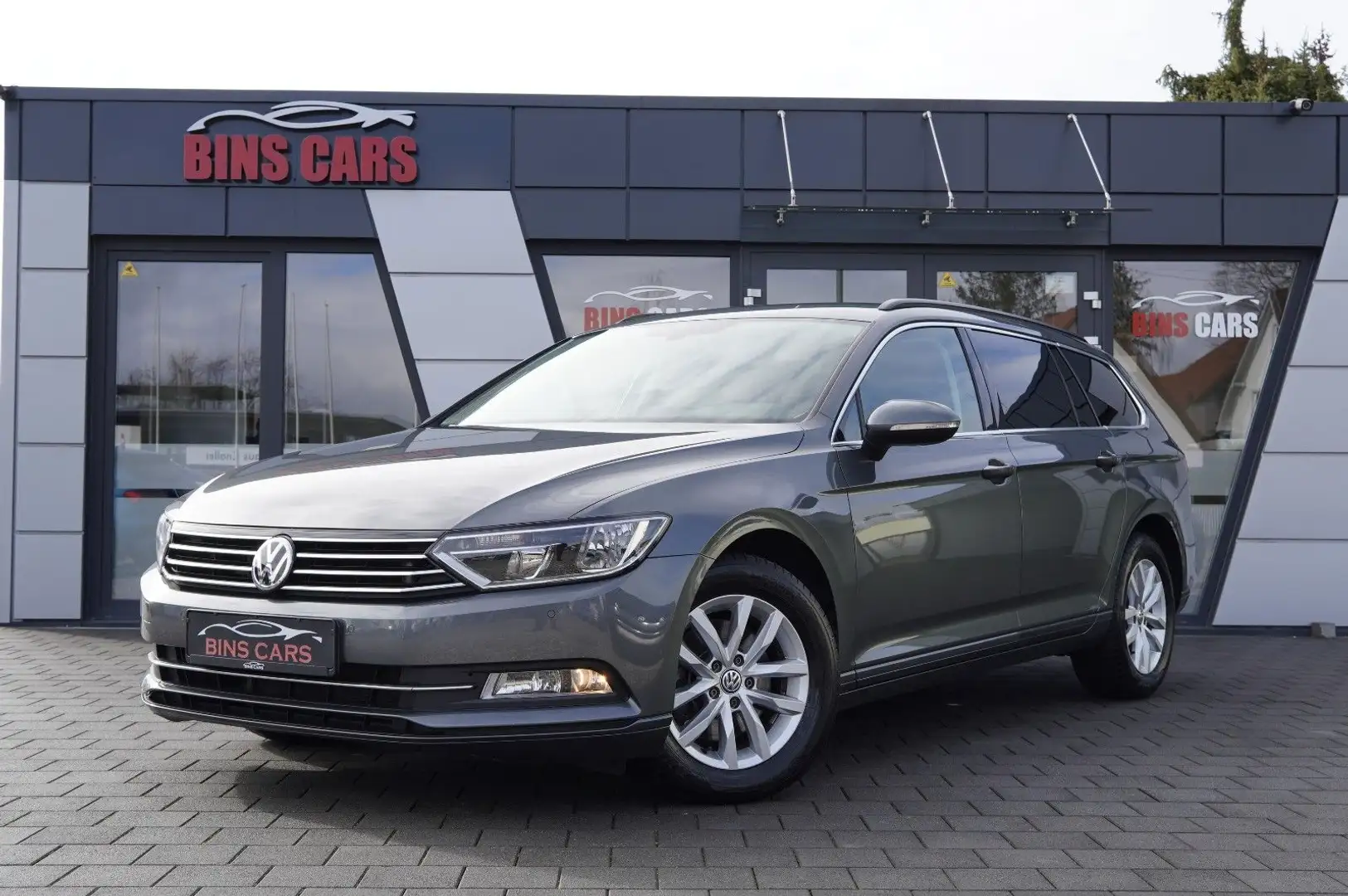 Volkswagen Passat Variant Comfortline 2.0TDI*Navi*AHK*2Hand Grau - 1
