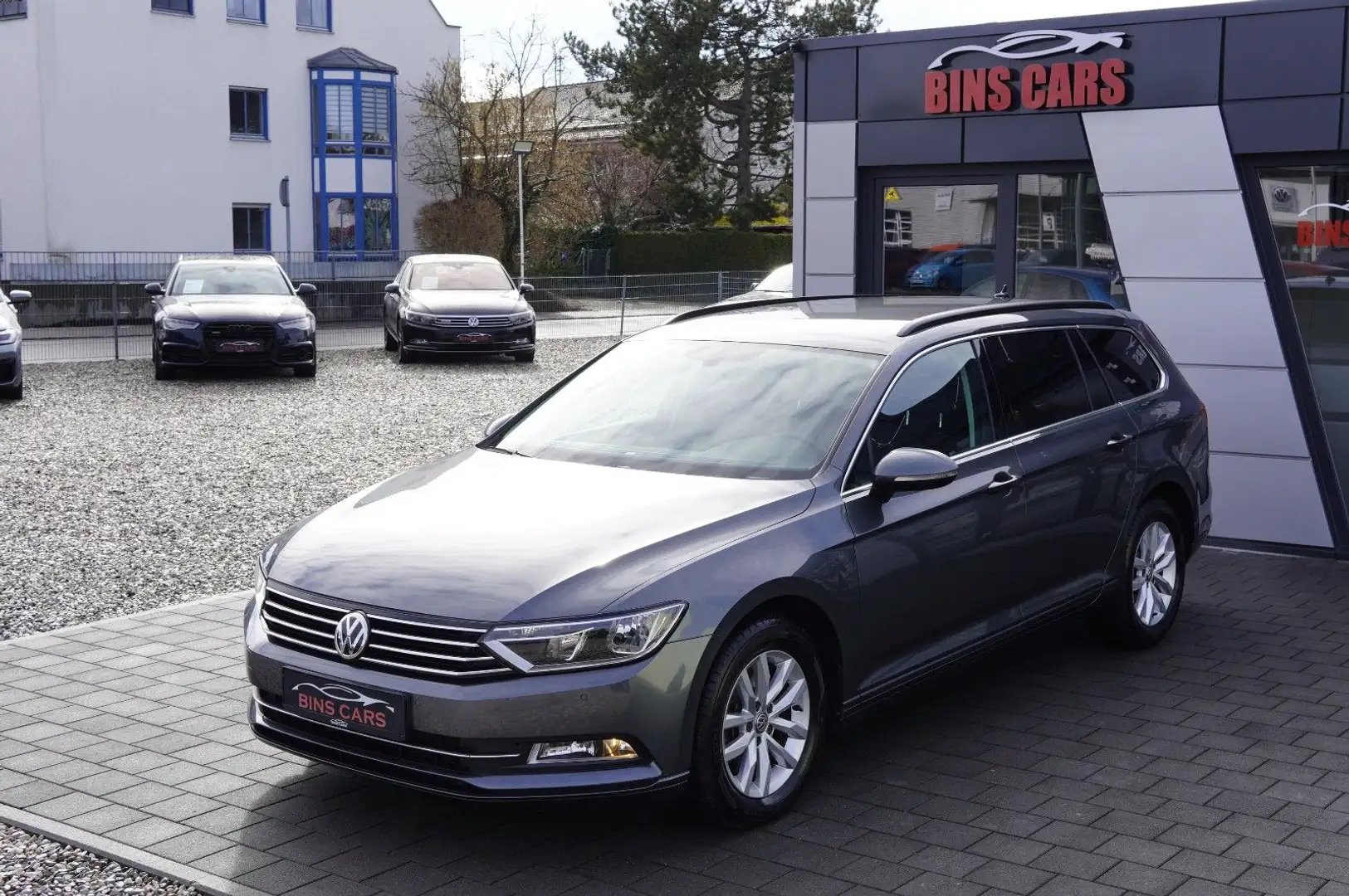 Volkswagen Passat Variant Comfortline 2.0TDI*Navi*AHK*2Hand Grau - 2