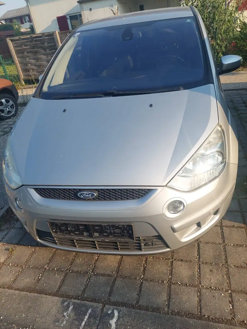 Ford S-Max Titanium Silber - 2