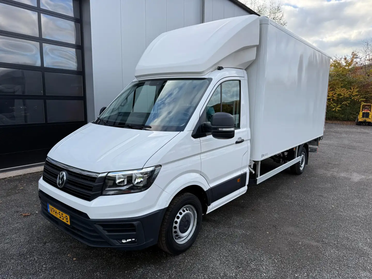 Volkswagen Crafter 2.0 TDI 140PK Bakwagen Laadklep 980KG Laadvermogen Wit - 1