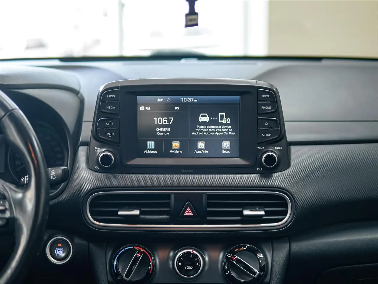 Hyundai KONA снимка Hyundai KONA
