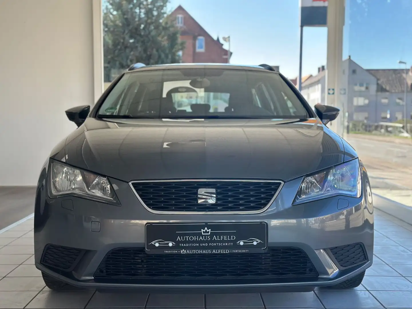 SEAT Leon ST 1.6 TDI *Anhänger*Navigation *Euro6* Weiß - 2