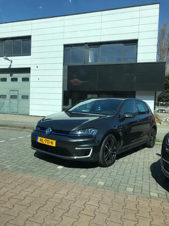 Volkswagen Golf GTE 2015 из Европы — купить под ключ