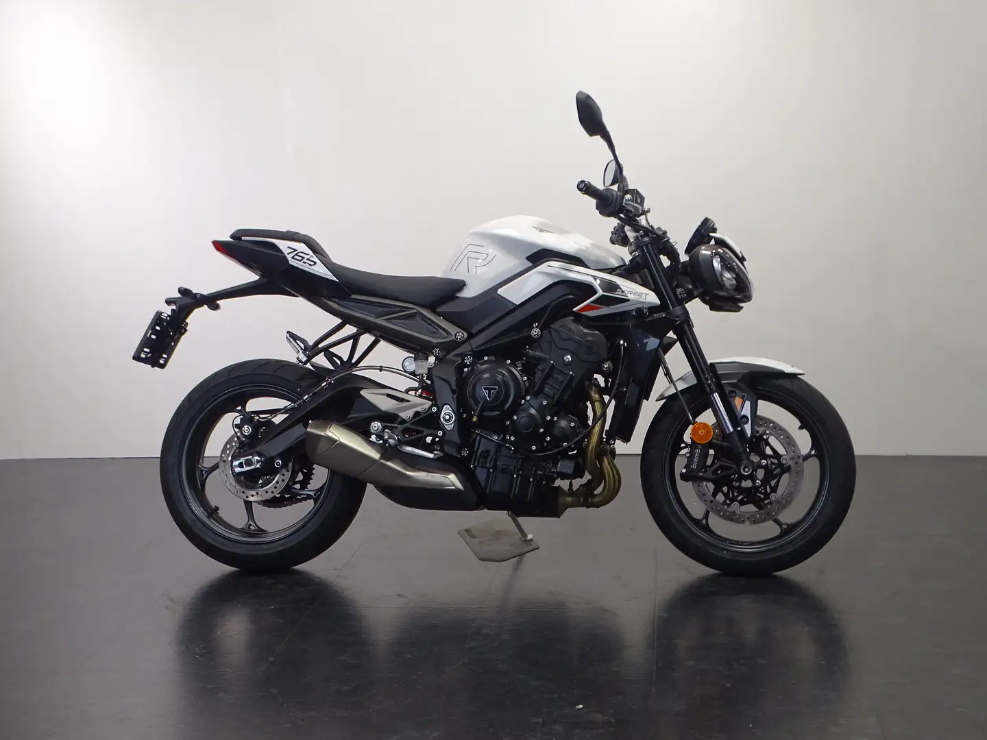 Triumph Street Triple R Wit - 1
