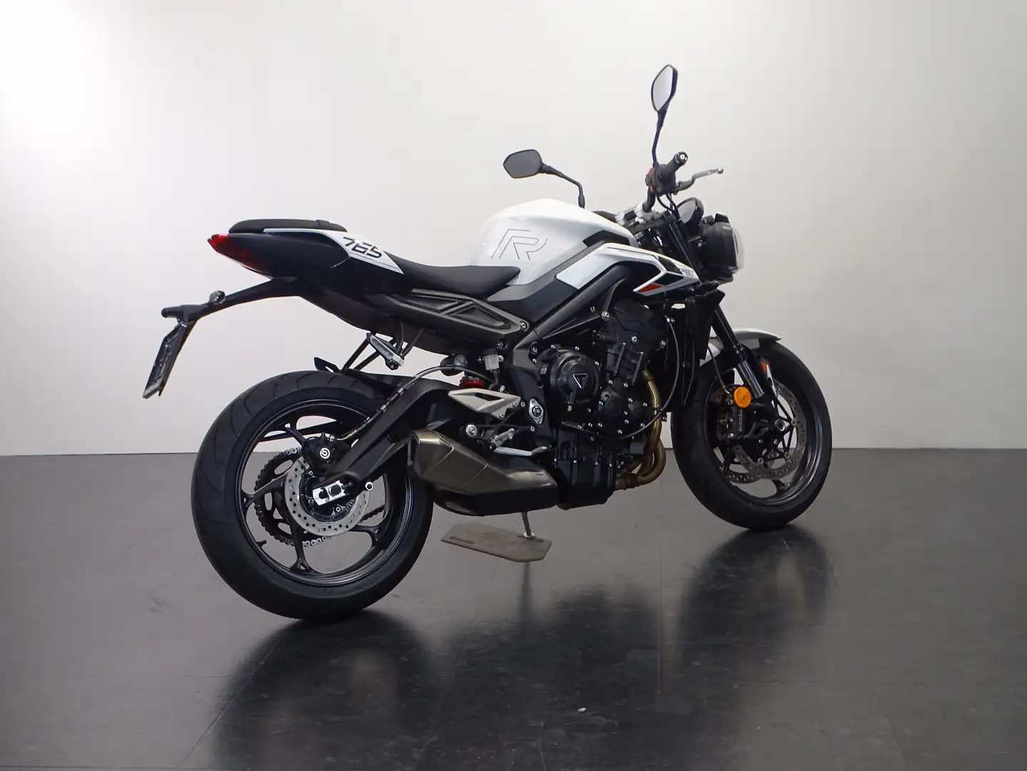Triumph Street Triple R Wit - 2