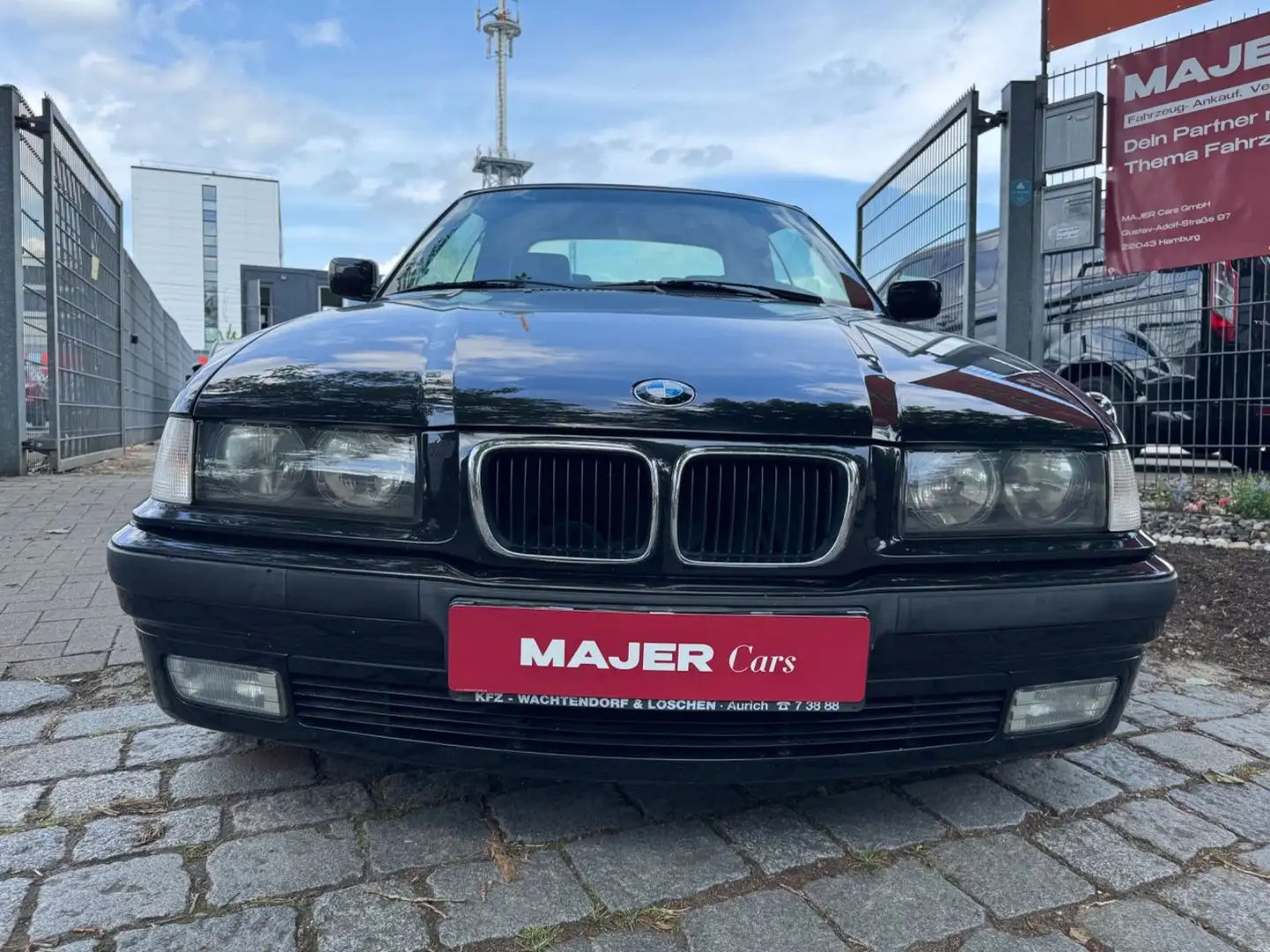 BMW 320 Schwarz - 2