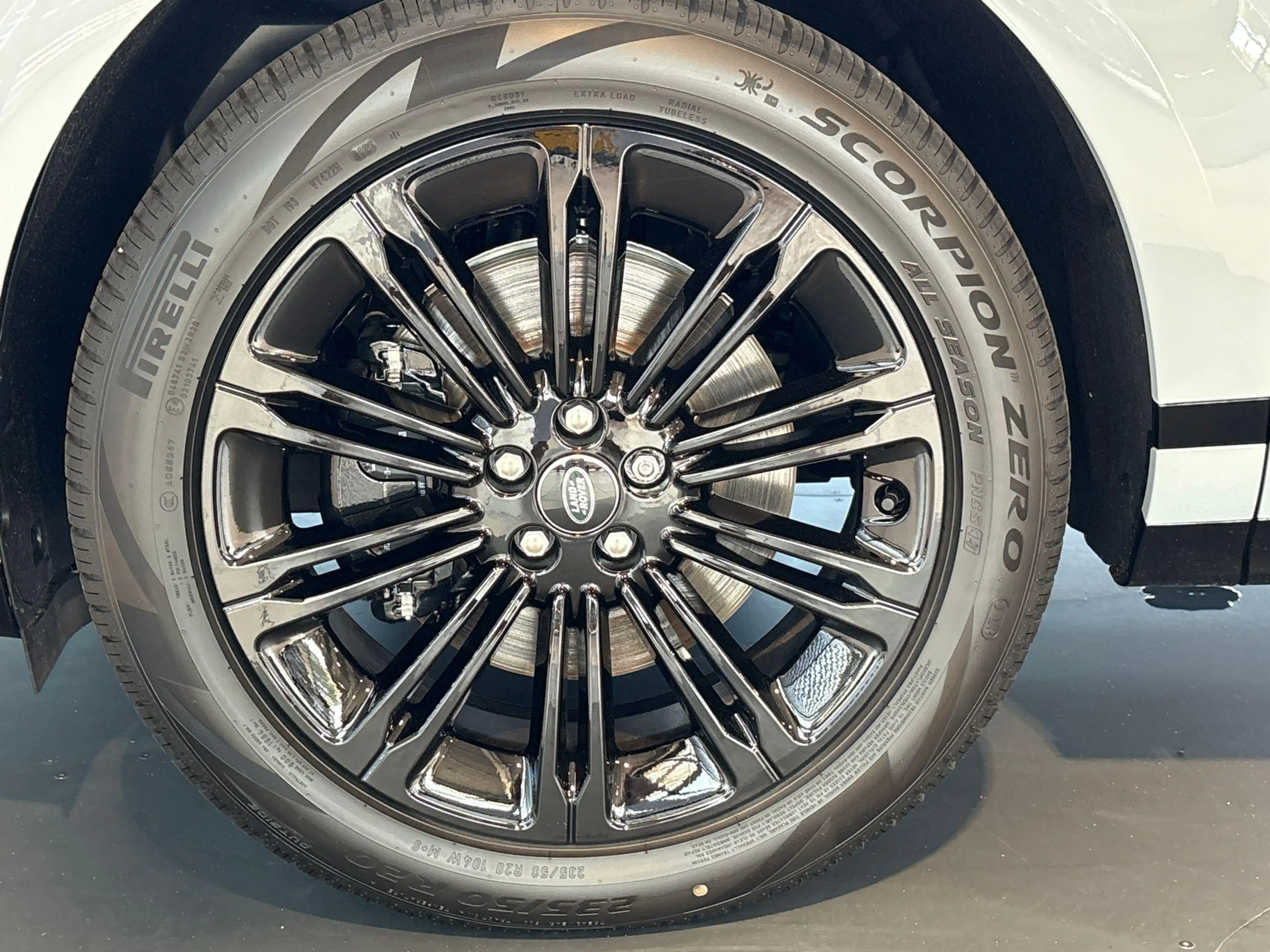 Land Rover Range Rover Evoque P270e AWD DYNAMIC SE -PANO.DAK|20"LM|BLACK PACK|CO — photo 9