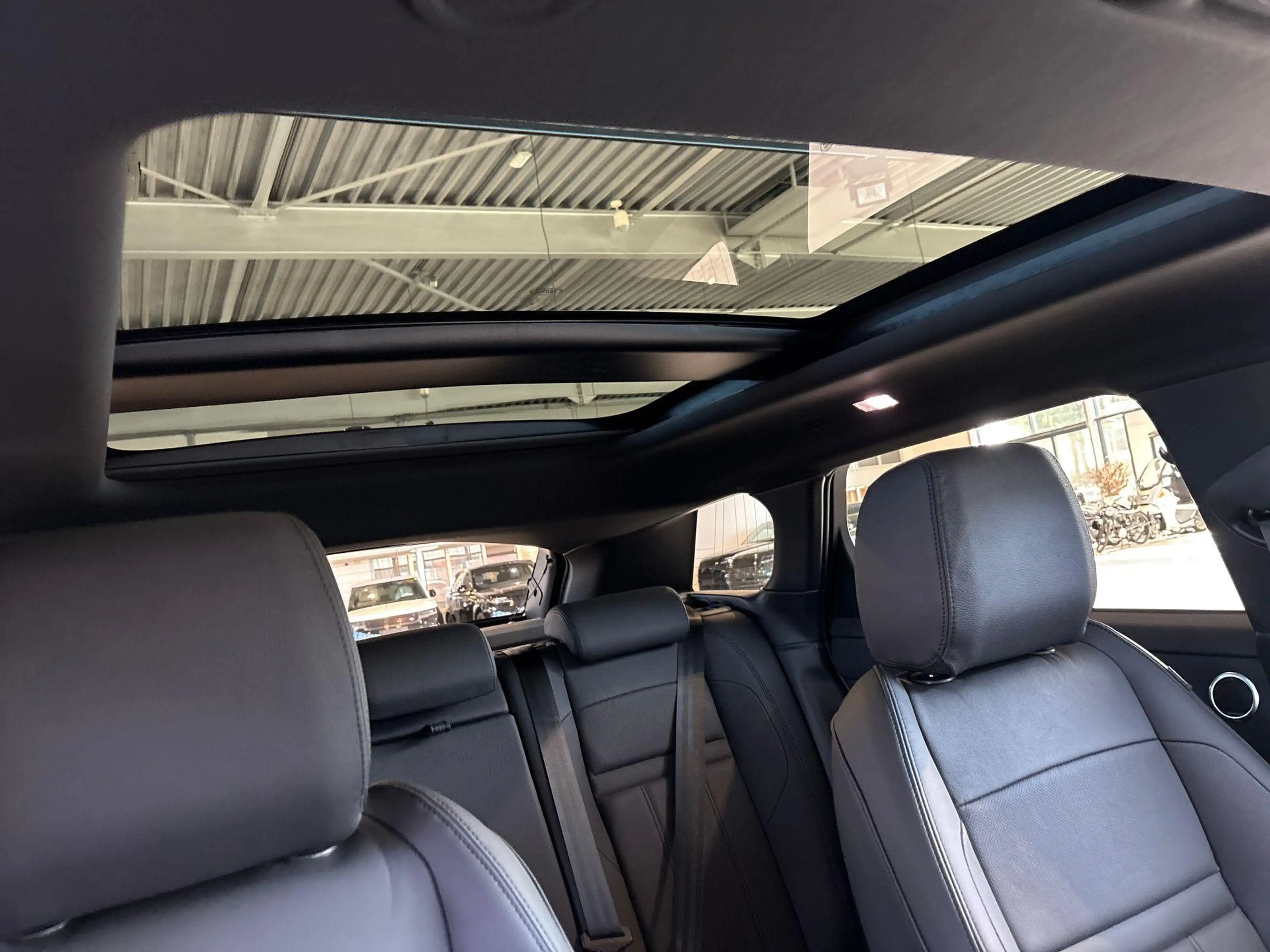 Land Rover Range Rover Evoque P270e AWD DYNAMIC SE -PANO.DAK|20"LM|BLACK PACK|CO — photo 14