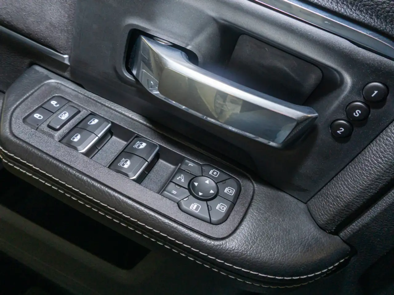 RAM 3500 снимка RAM 3500
