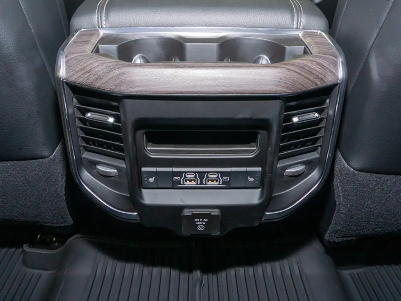RAM 3500 снимка RAM 3500