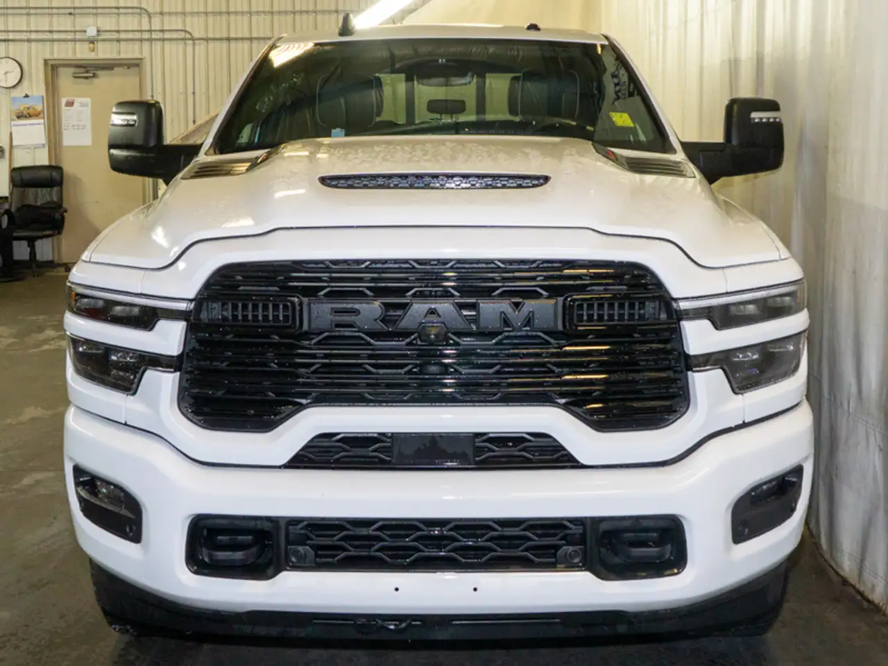 RAM 3500 снимка RAM 3500