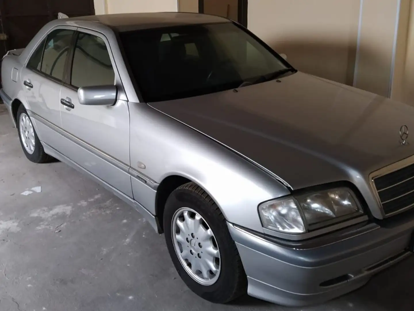 Mercedes-Benz C 200 Classe C - W202 Berlina td cdi Elegance Argento - 2