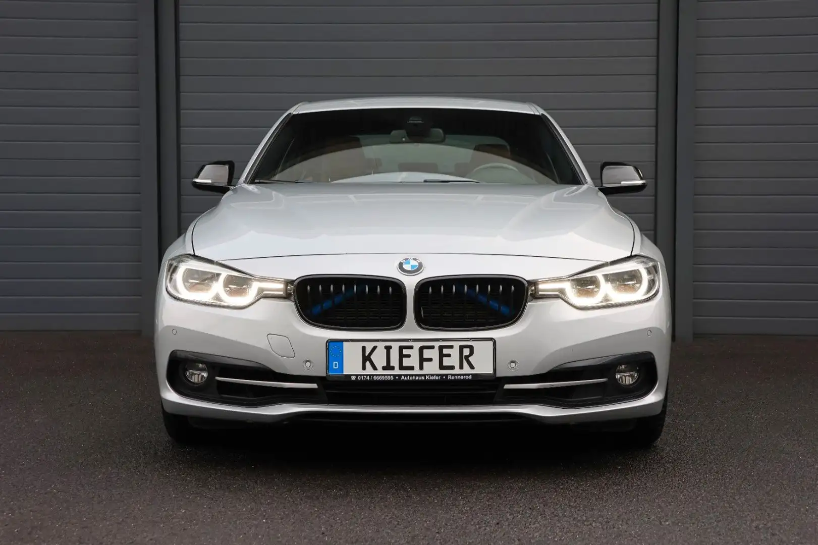 BMW 335 d xDrive/Adapt.LED/HUD/SHZ/LHZ/TTW/SPUR/APPLE Silber - 2