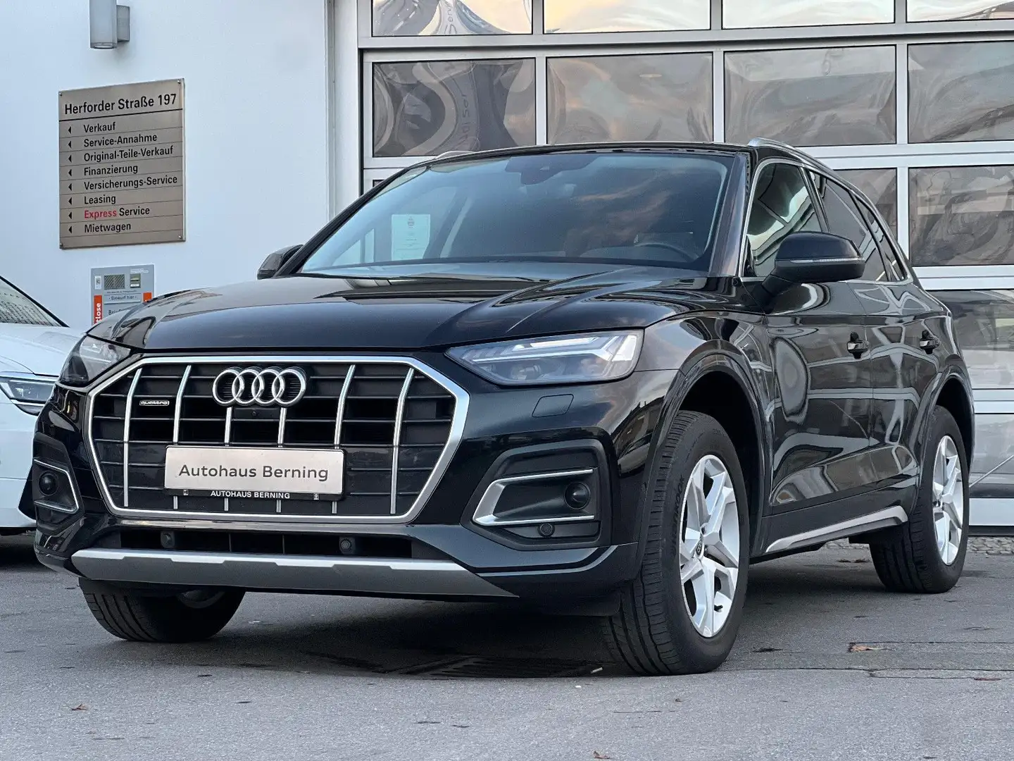 Audi Q5 40TDI QUATTRO STANDHEIZ 360 MATRIX AHK DAB Noir - 2