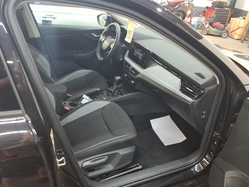Skoda Scala 1.5 TSI DSG TOUR*MATRIX*AHK*KAMERA*SHZ*NAV — photo 4